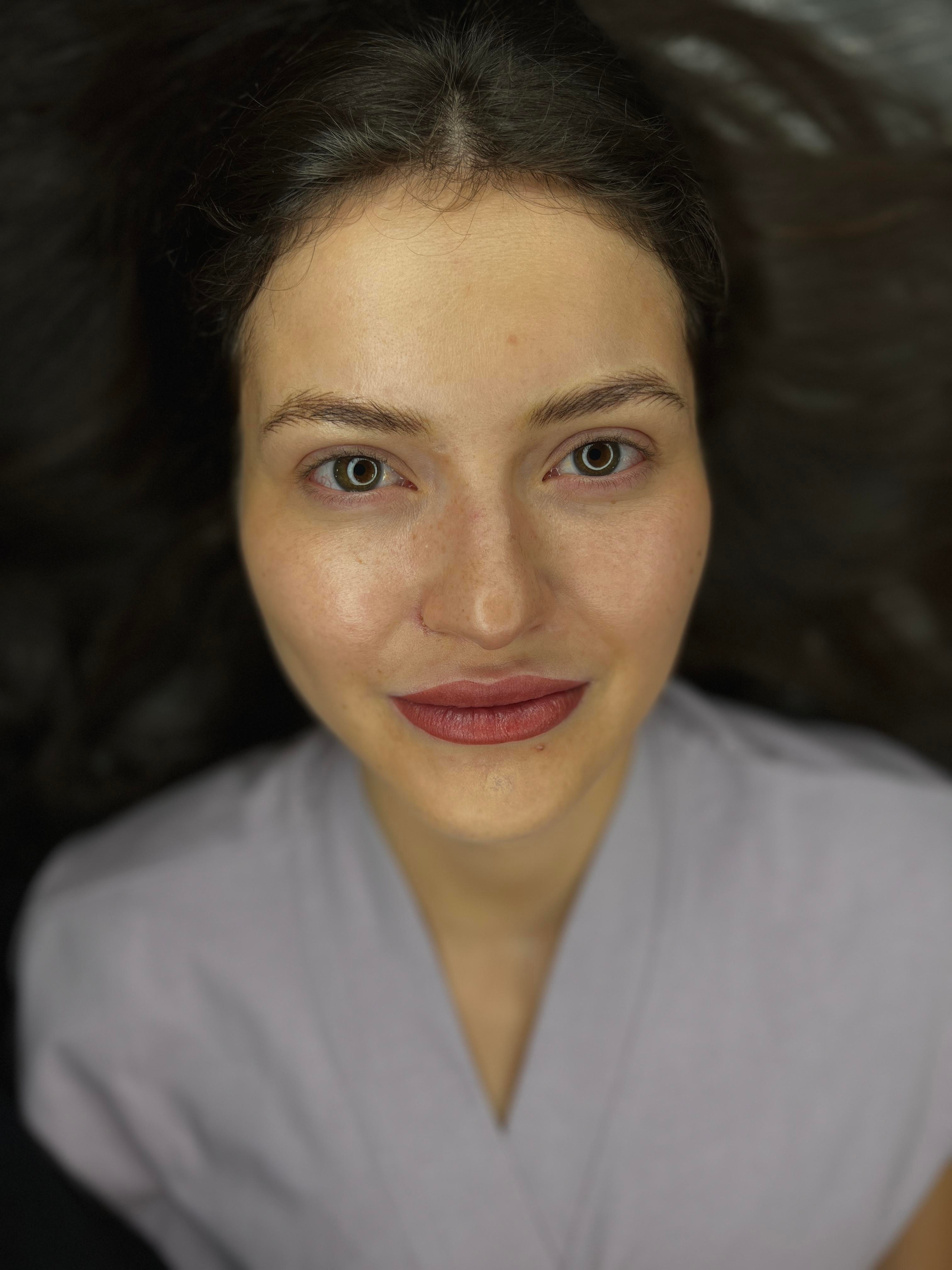 Онлайн обучение волосковой технике гиперреализм. Студия перманентного макияжа, косметологии и массажа SYMMETRY в Москве, м. Киевская