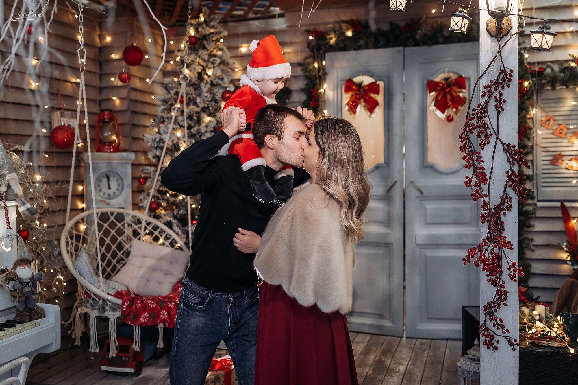 Папа мама и я фото семьи на память в фотостудии Дыхание ветра