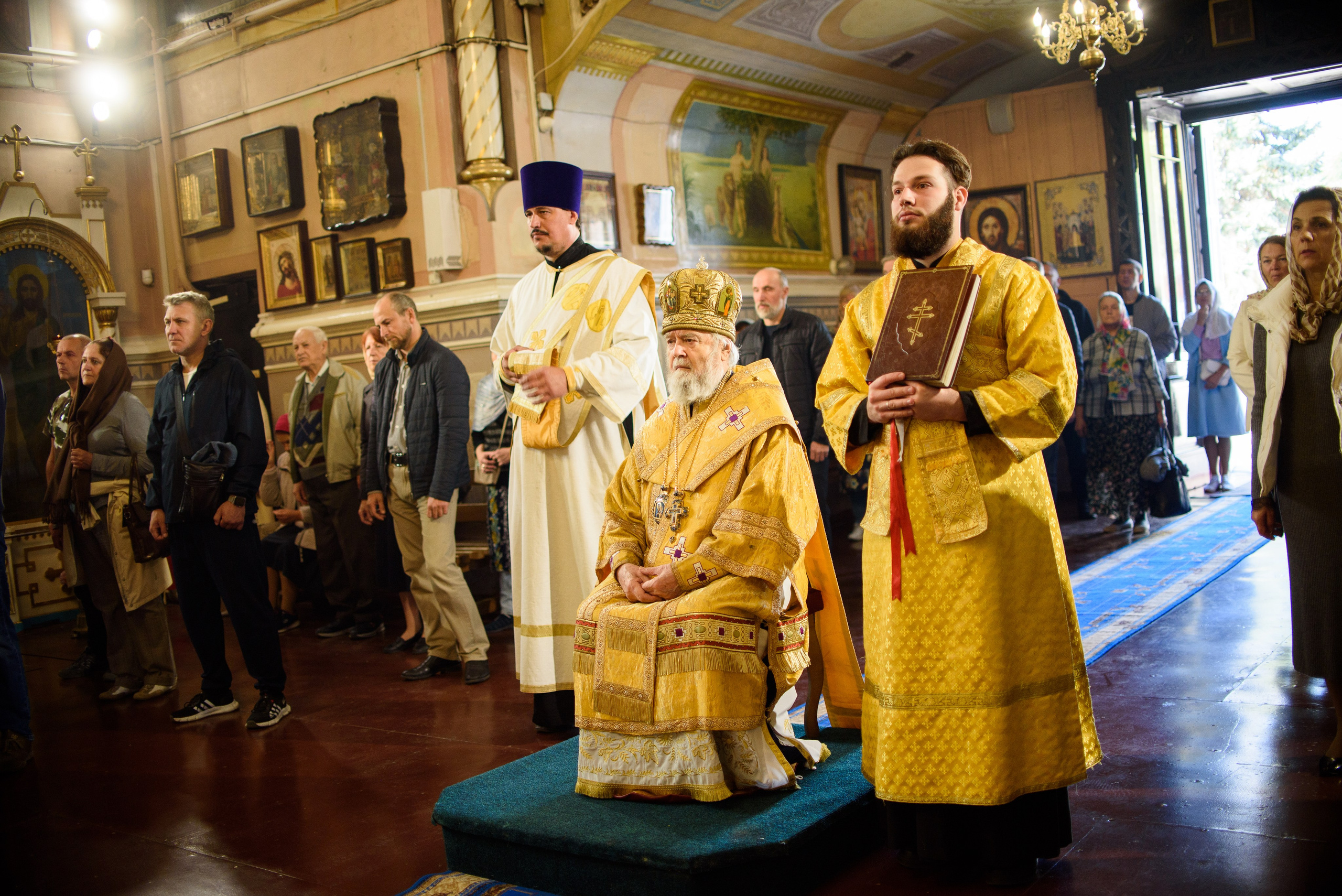 Воскресная литургия 29.10.2023. Семейный и свадебный фотограф в Феодосии и Коктебеле