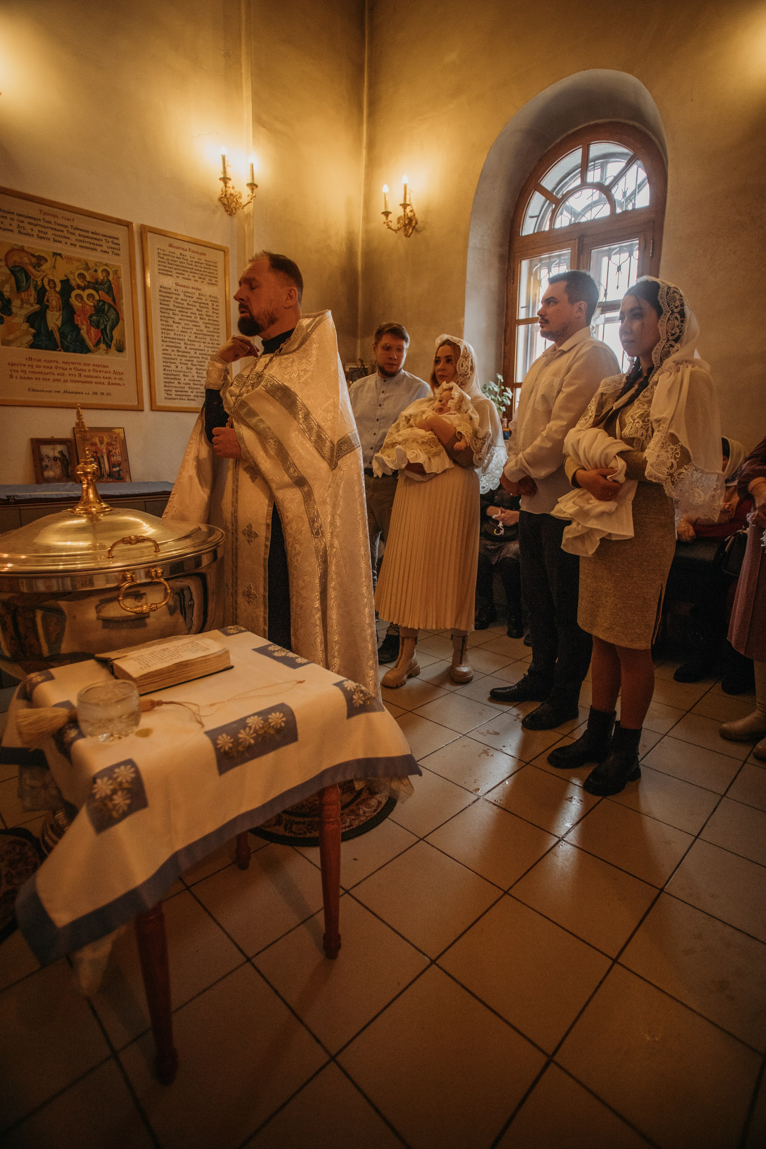 Крещение Аглаи. Венера Гайн. Репортажный фотограф  Тюмень. Обучение фотографии с 0