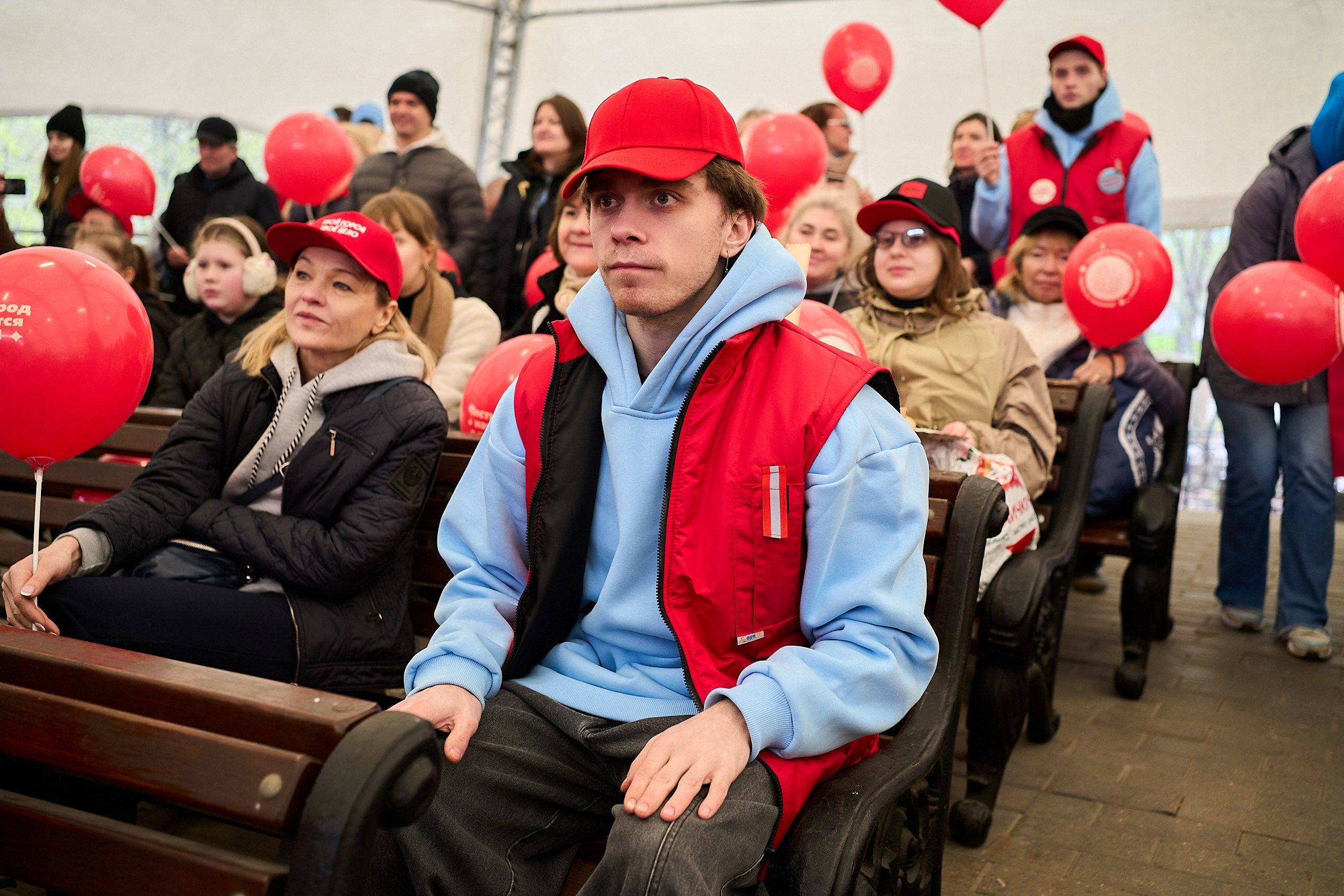 Субботник у Управления делами Мэра и Правительства Москвы. Фотограф и Видеограф в Москве. Олег Корушев