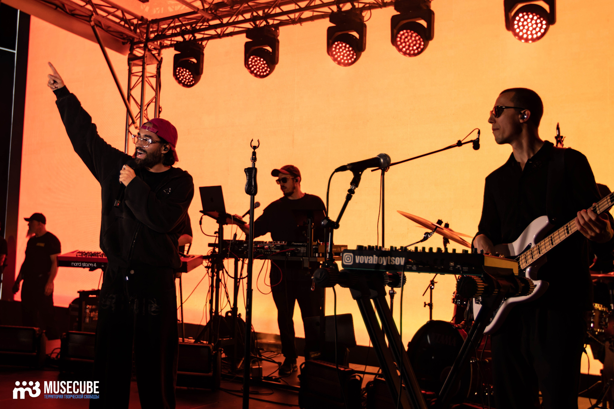 МОТ. Концертный фотограф