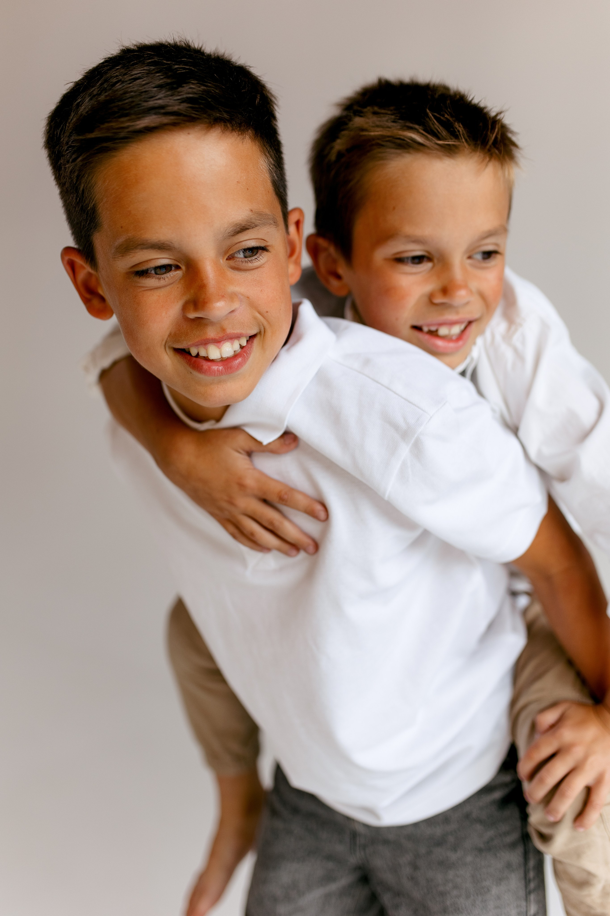 На белом фоне. Свадебный и семейный фотограф в Туле и области Маша Костина