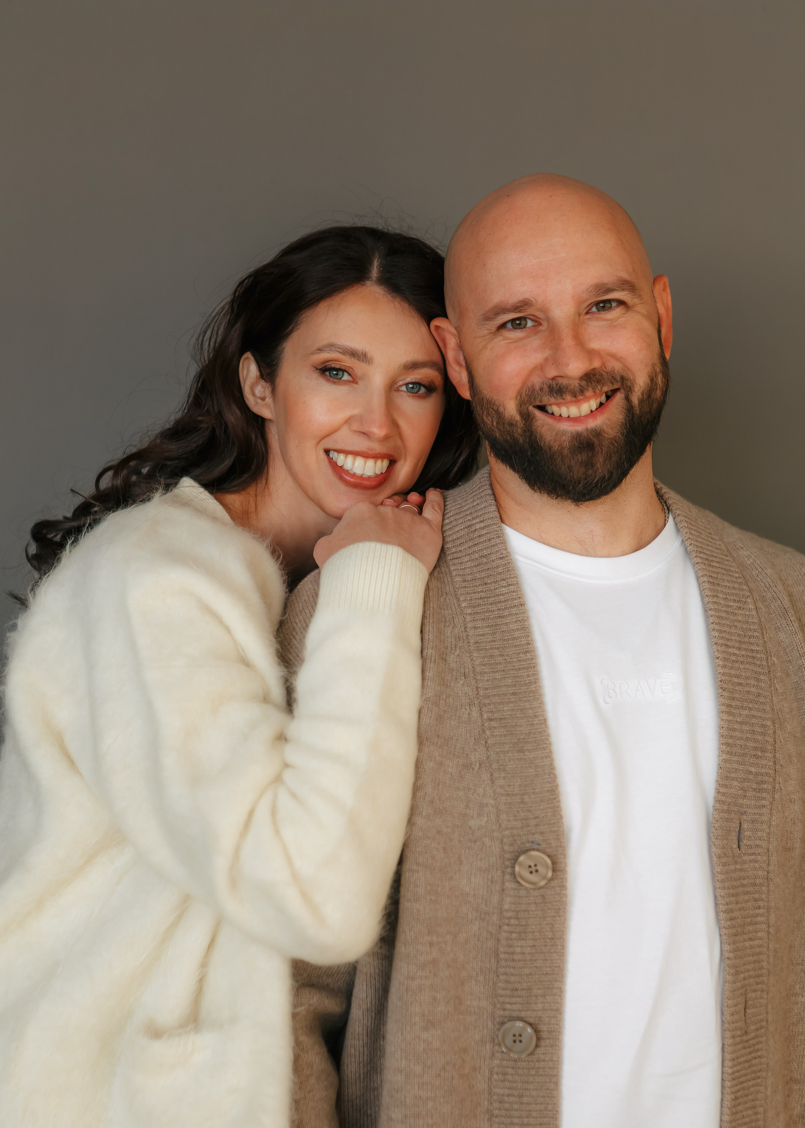 Семейная фотосессия в минималистичном стиле. Фотограф Александра Рышкова