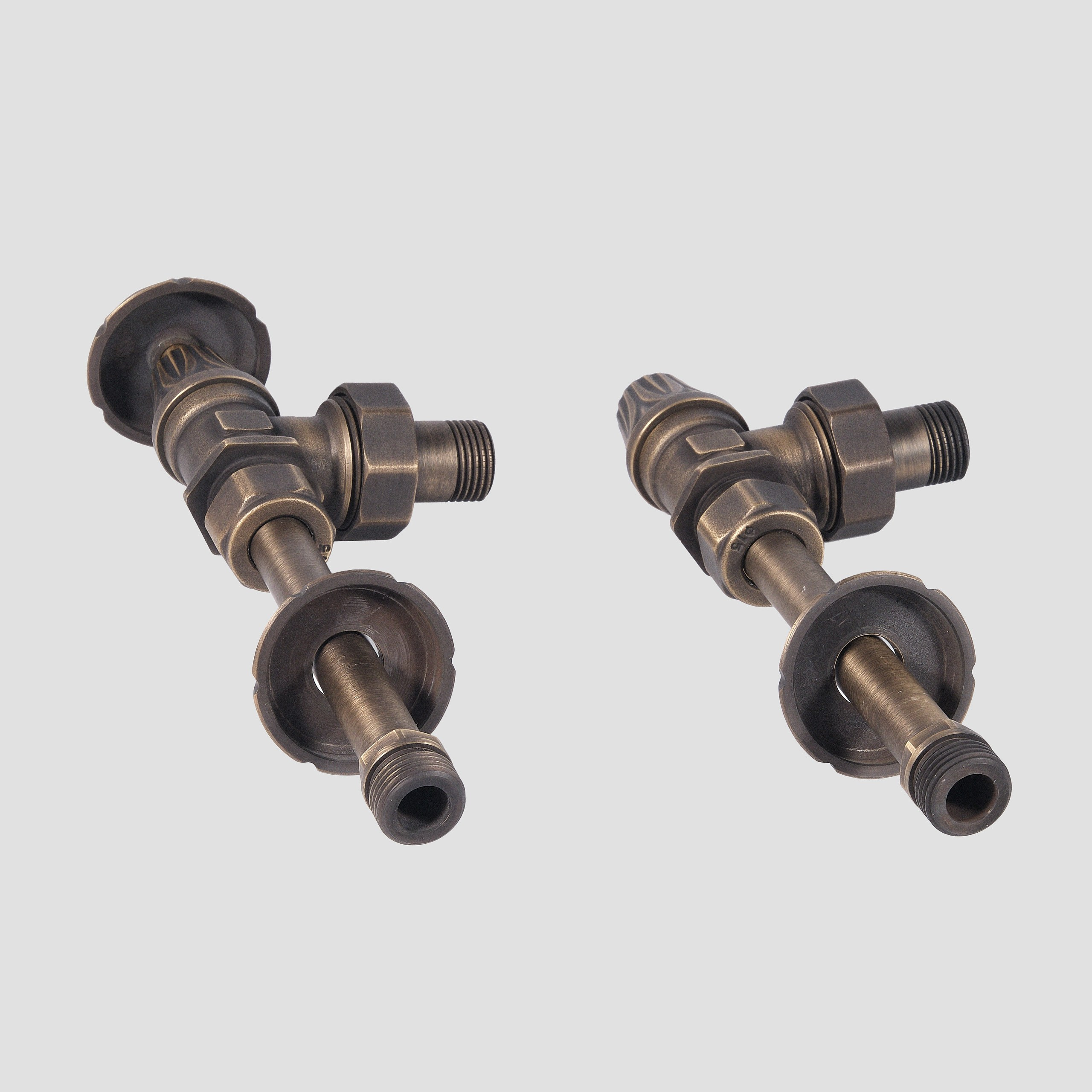 Предметные фотографии вентилей и запорной арматуры