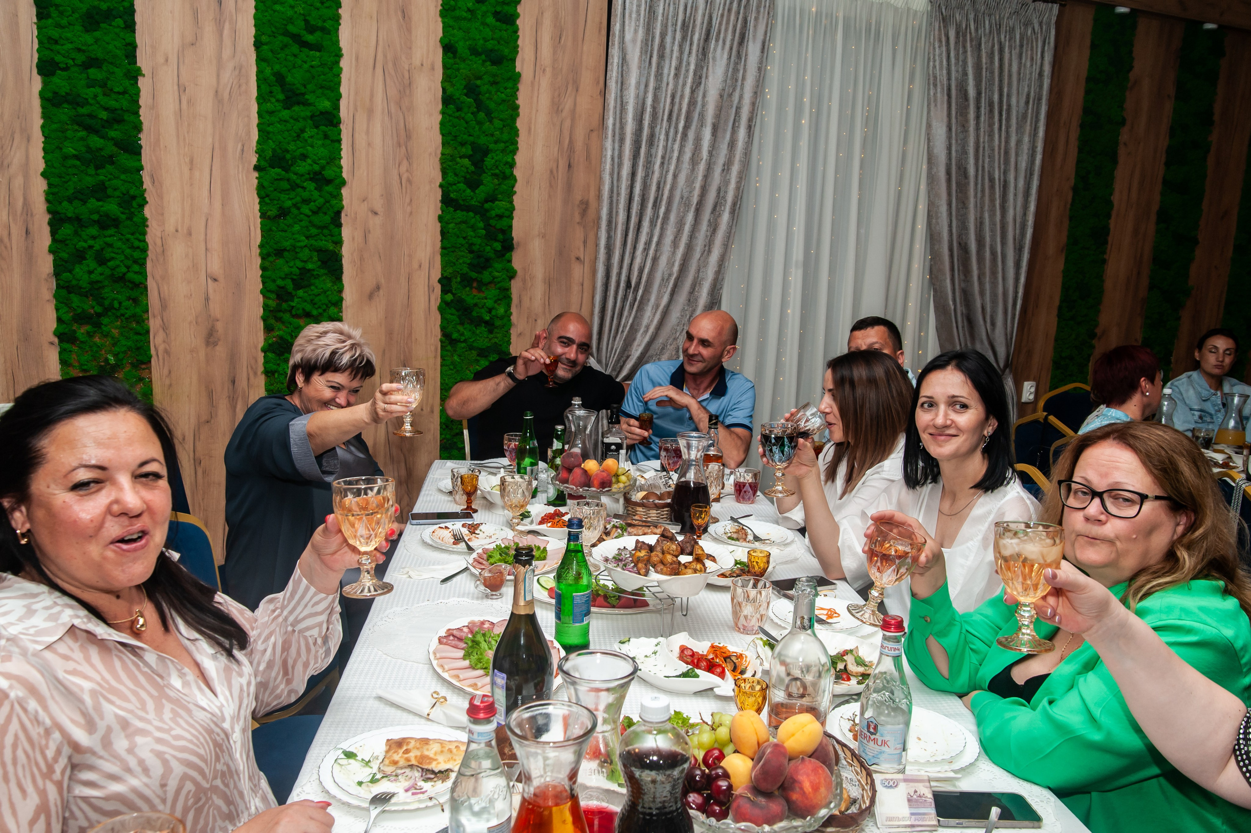 Выпускной МАОУ СОШ № 17 им. Эдуарда Есаяна. Свадебный и семейный фотограф Денис Лукьянов в Краснодаре, Краснодарском крае и Республике Крым