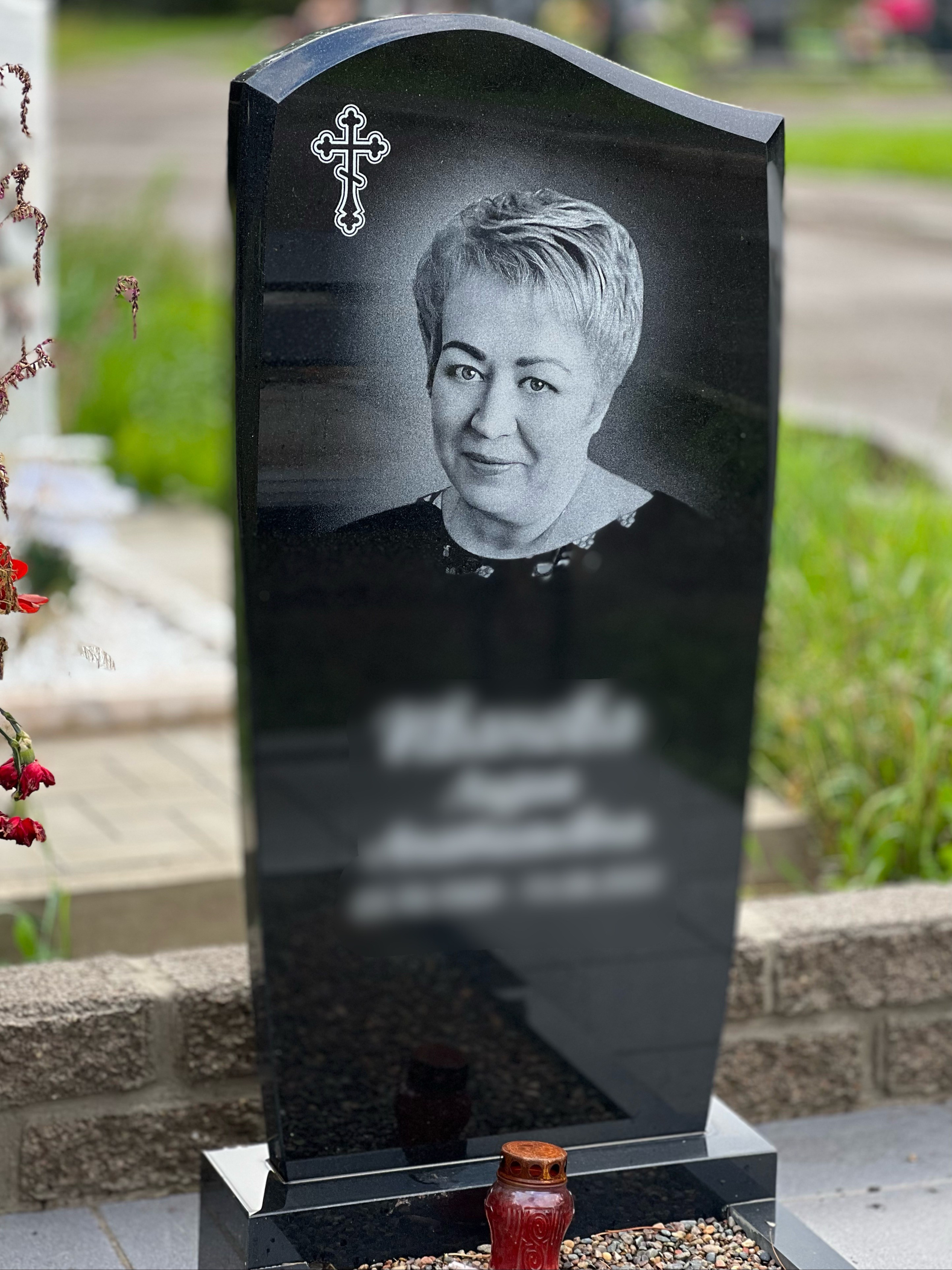 Гравировка от наших художников. ГРАНИТ26 Ритуальные услуги Железногорск. Благоустройство могил, продажа памятников