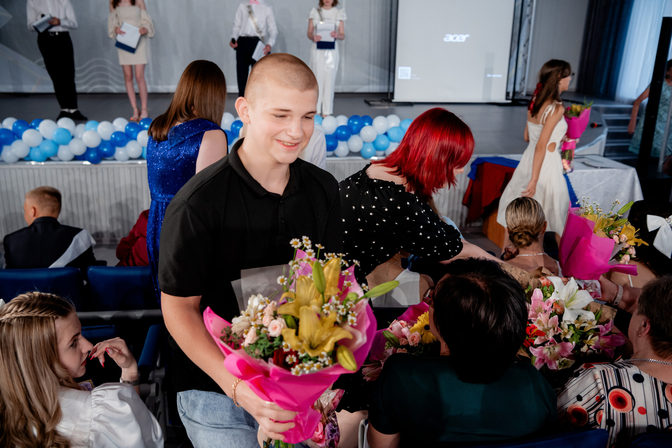 86 школа. Вручение. ДК Тракторозаводского района. Фотограф в Волгограде и Волжском Александр Горбань