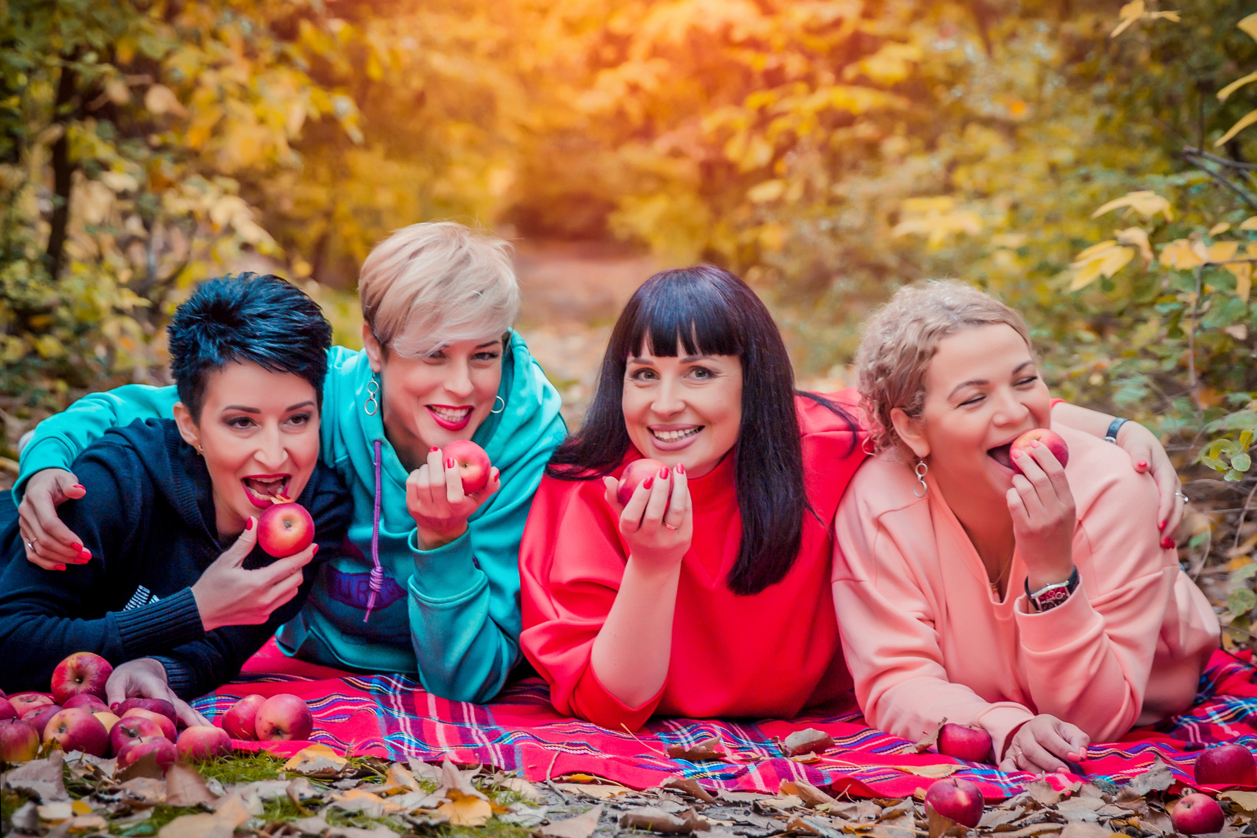 ДЕВИЧНИК ОСЕНЬЮ. Современные Выпускные Альбомы в Ростове-на-Дону