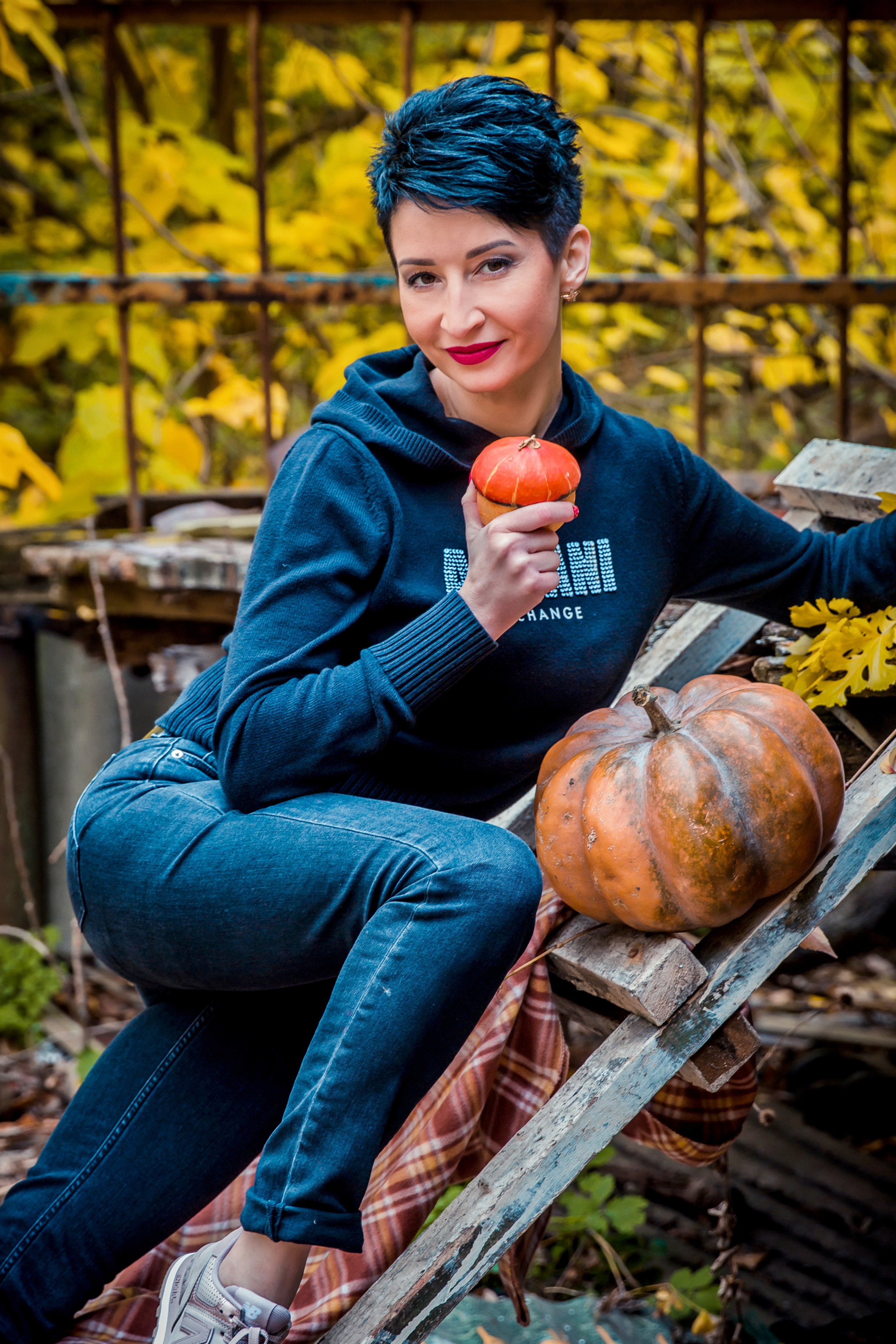 ДЕВИЧНИК ОСЕНЬЮ. Современные Выпускные Альбомы в Ростове-на-Дону