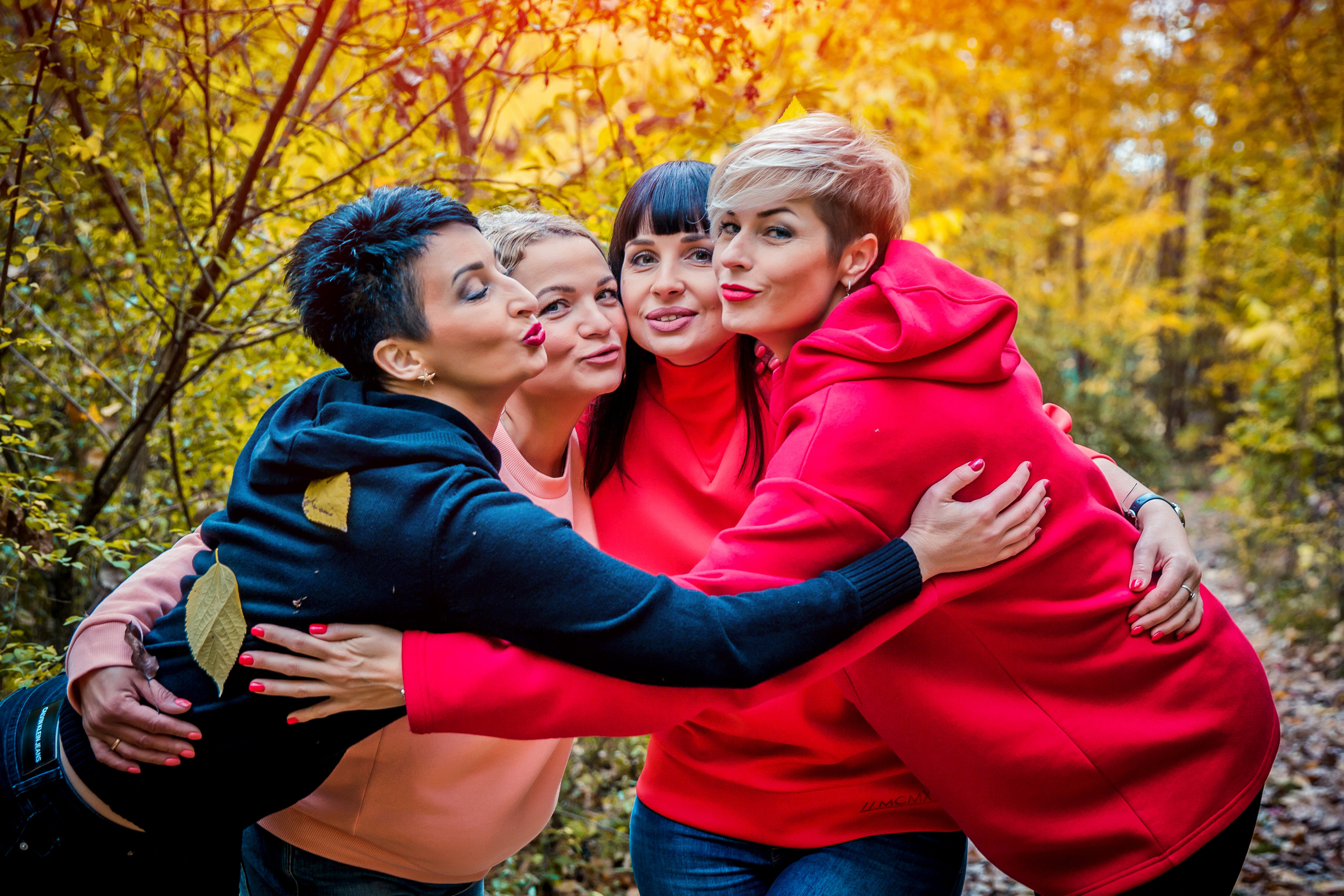 ДЕВИЧНИК ОСЕНЬЮ. Современные Выпускные Альбомы в Ростове-на-Дону