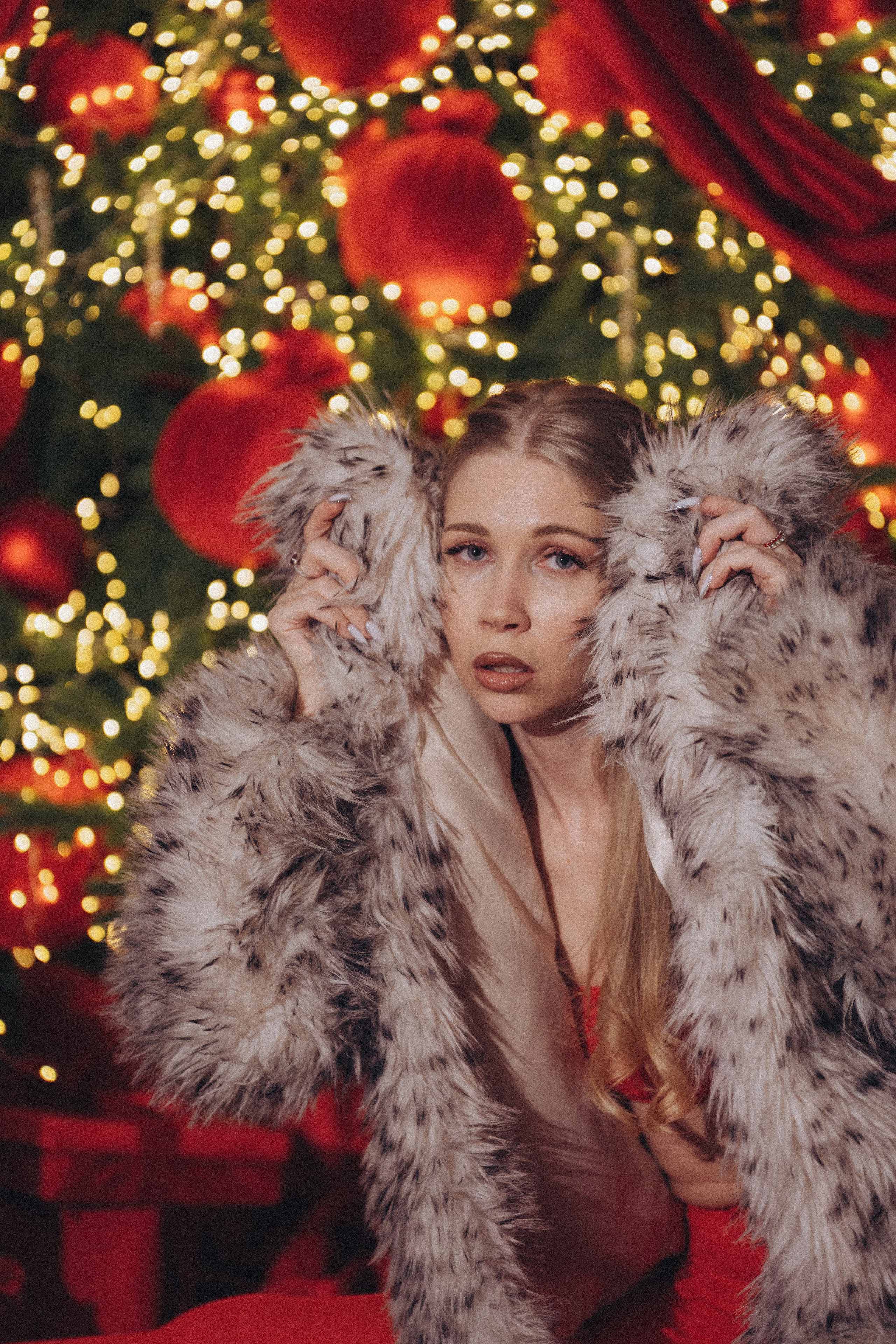ФОТОСЕССИЯ К НОВОМУ ГОДУ В СТУДИИ С ЕЛОЧКОЙ КРАСИВЫЙ ОБРАЗ. Профессиональный фотограф, Санкт-Петербург — Виктория Богомолова