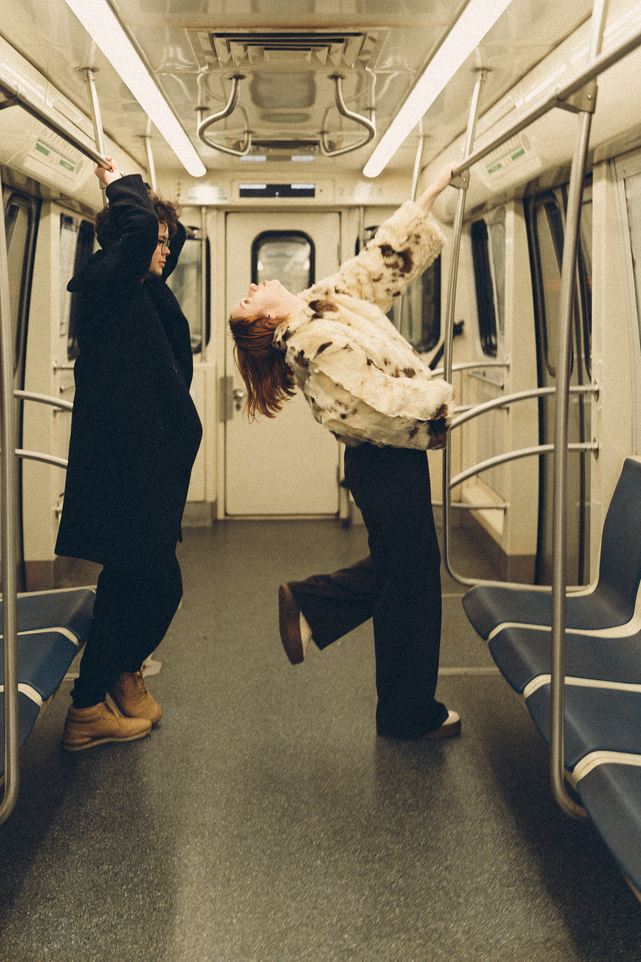 НОВОГОДНЯЯ ФОТОСЕСИИЯ ПАРЫ В МЕТРО ЛЮБОВЬ. Профессиональный фотограф, Санкт-Петербург — Виктория Богомолова