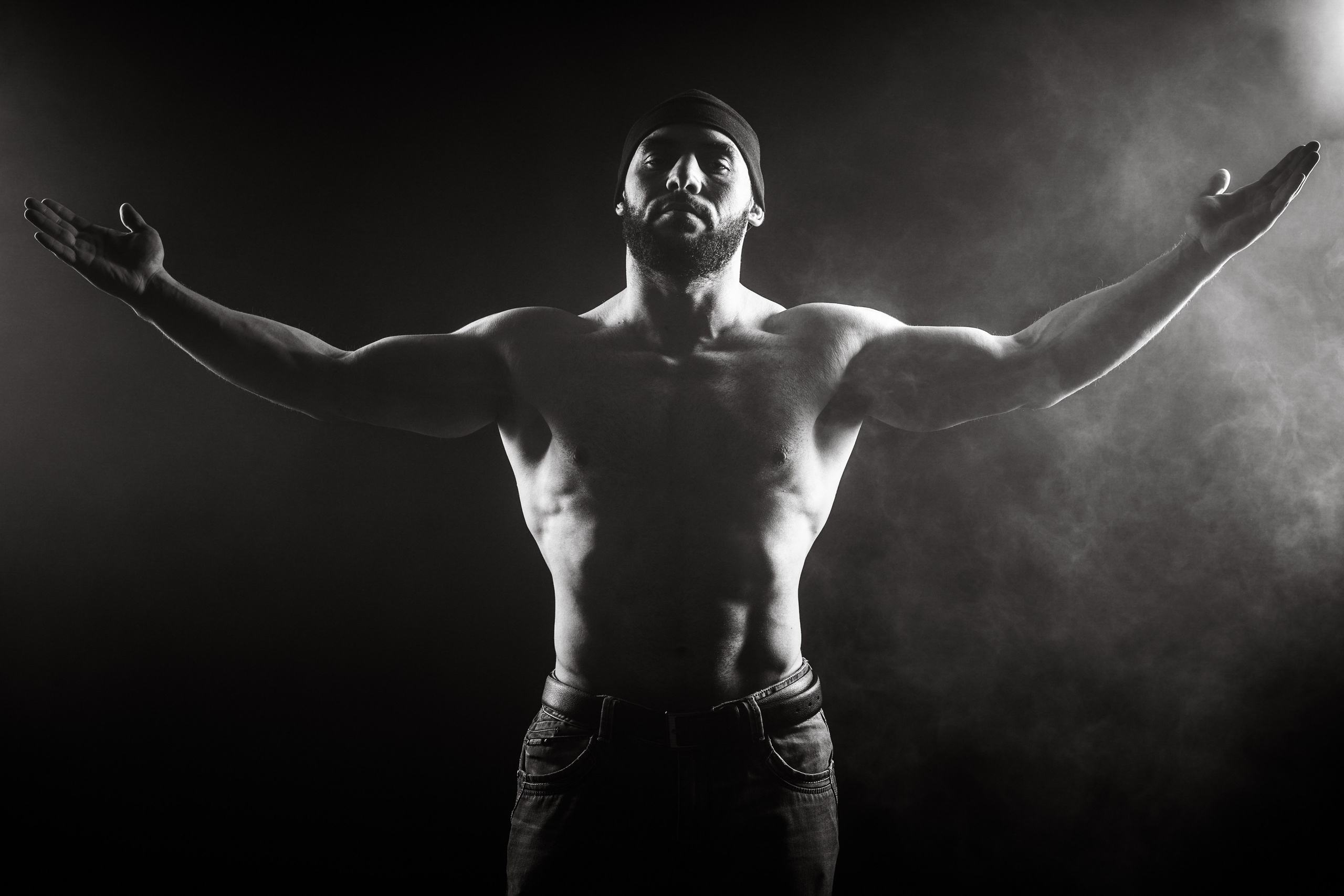 мужской портрет, низкий ключ