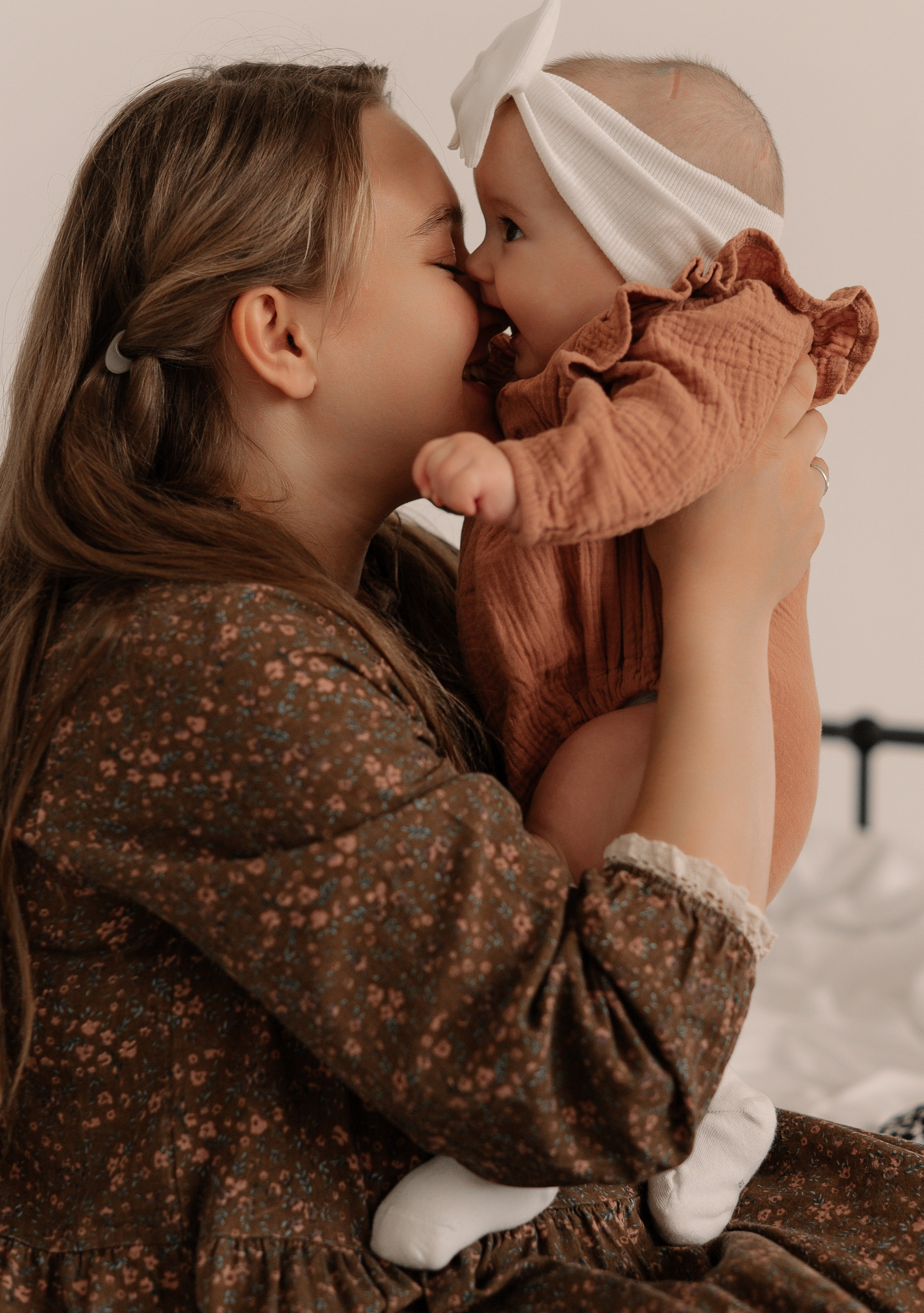 Ирина + Саша = Иллария и Нина. Женский, семейный и свадебный фотограф в Астрахани Виктория Бузаева