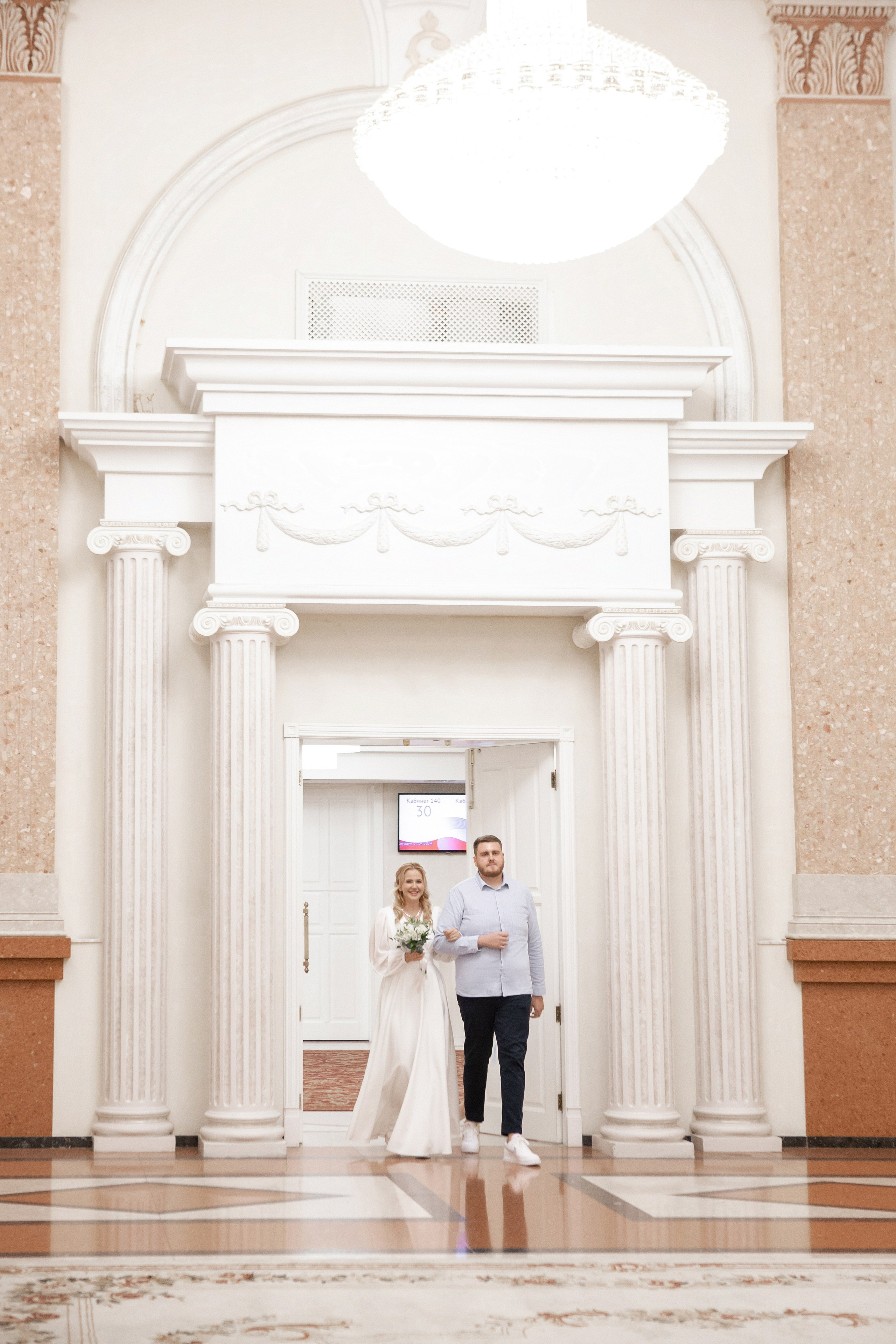 молодая пара в загсе Краснодара