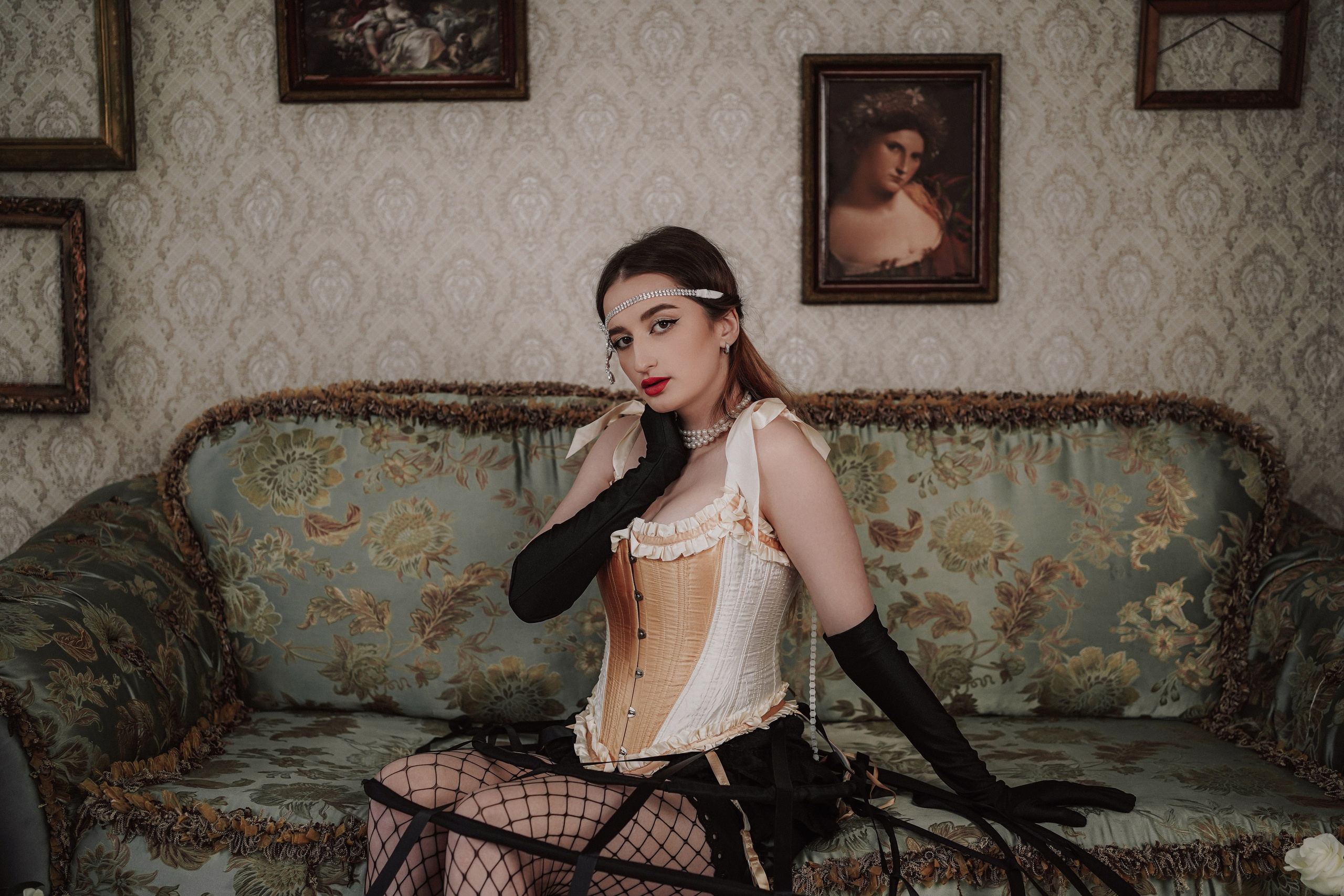 Фотостудия Белая комната. Женский фотограф в Ростове-на-Дону.Фотосессия Гэтсби. Свадебный фотограф в Ростове-на-Дону. Таинство Крещения и Венчания, семейные фотосессии. Алёна Чёботова