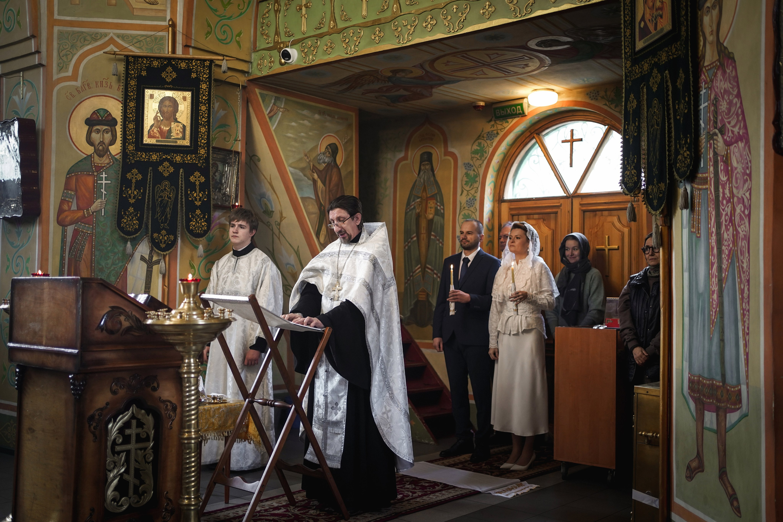 Венчание в Троицком храме. Свадебный фотограф в Ростове-на-Дону. Таинство Крещения и Венчания, семейные фотосессии. Алёна Чёботова