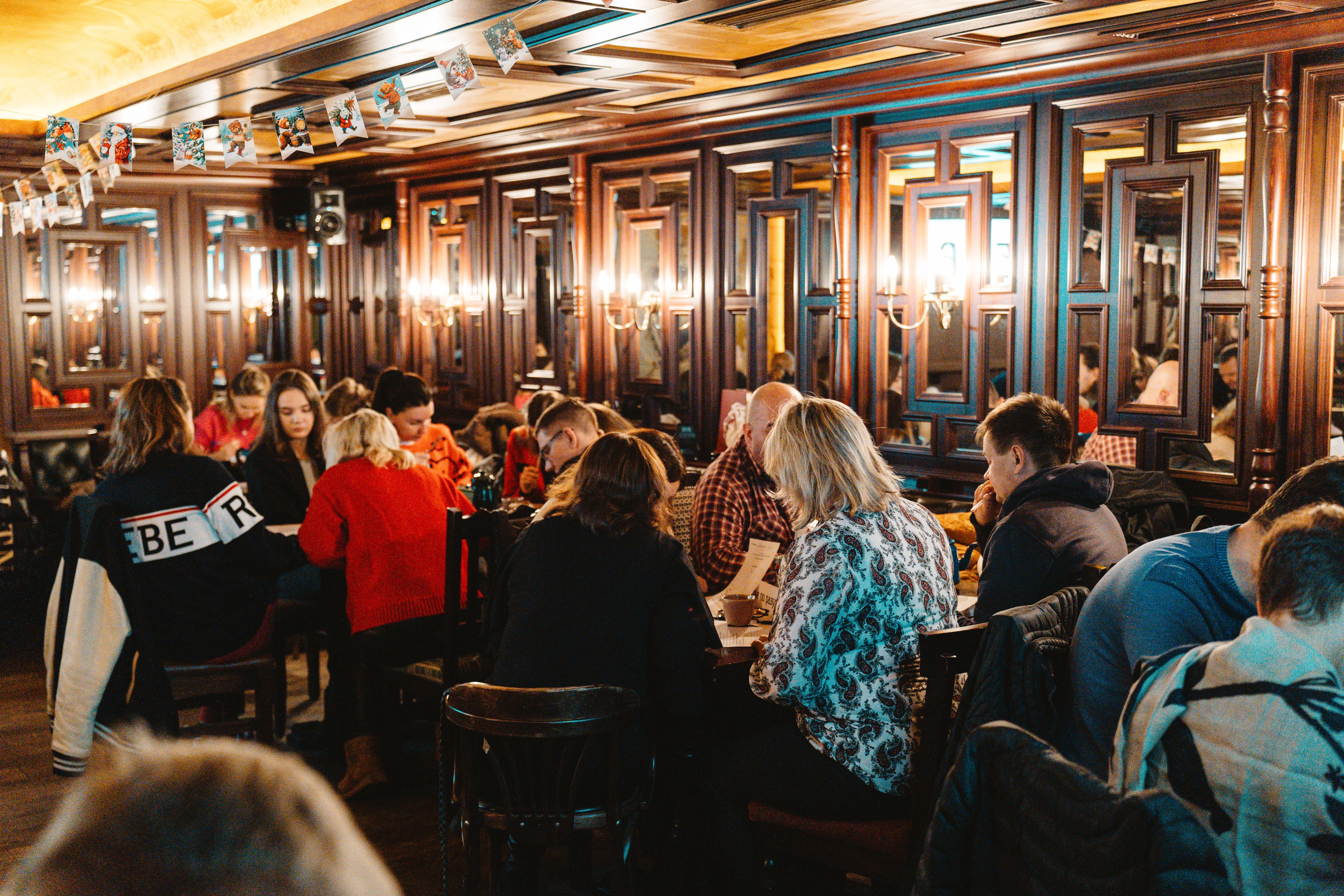 Intellectual games. Я занимаюсь событийной, свадебной, товарной, студийной… фотографией