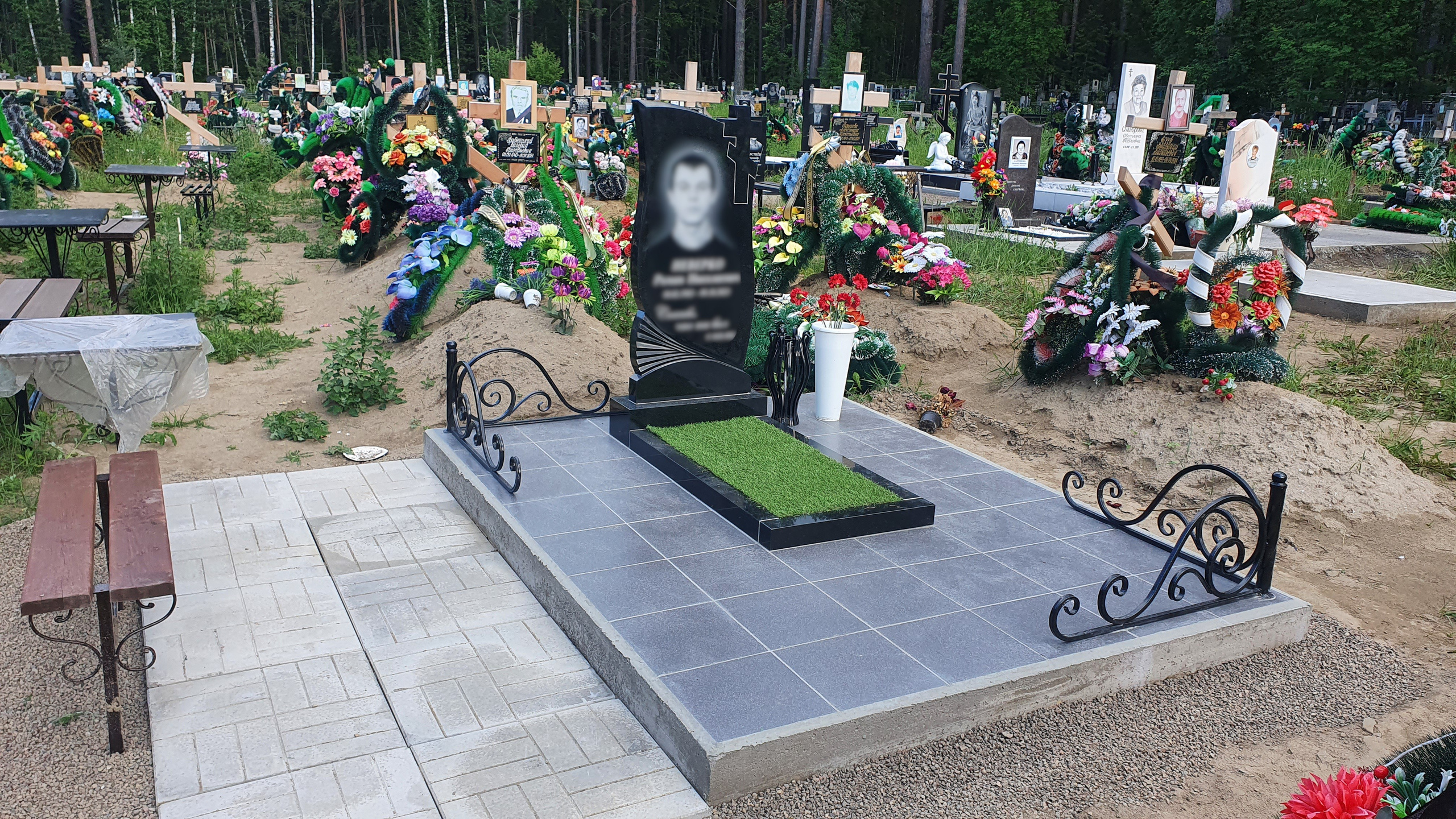 Благоустройство (наши работы). ГРАНИТ26 Ритуальные услуги Железногорск. Благоустройство могил, продажа памятников