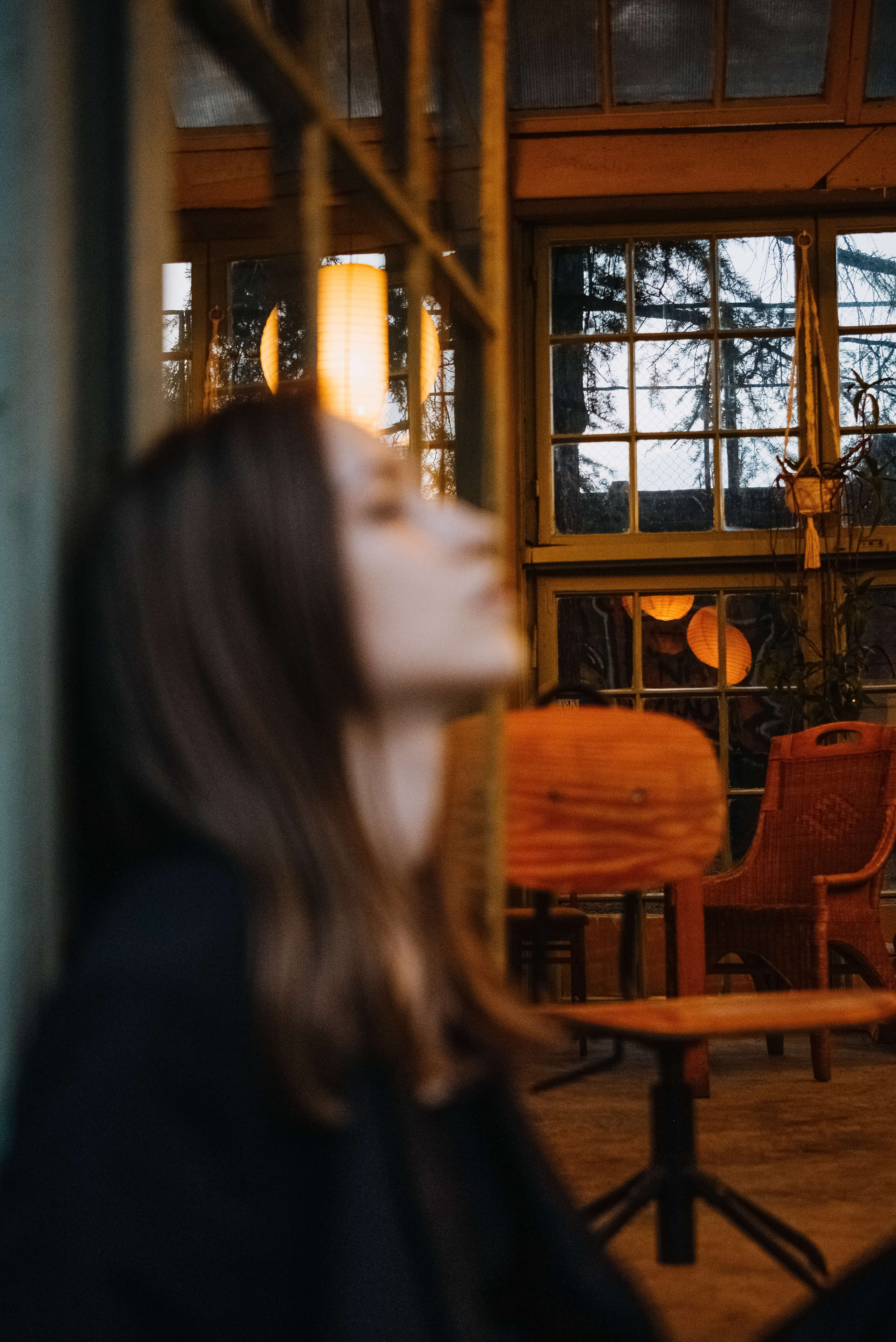 Контентная съемка художницы в городе. Портретный и свадебный фотограф в Тбилиси • xeniqo