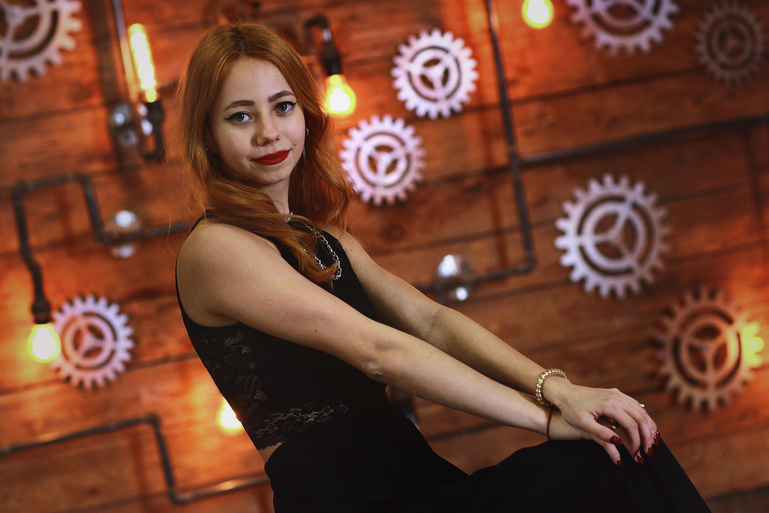 Видеограф на выпускной в школу. Фотограф в школу. Выпускной альбом 11 класс. Выпускной альбом Пенза