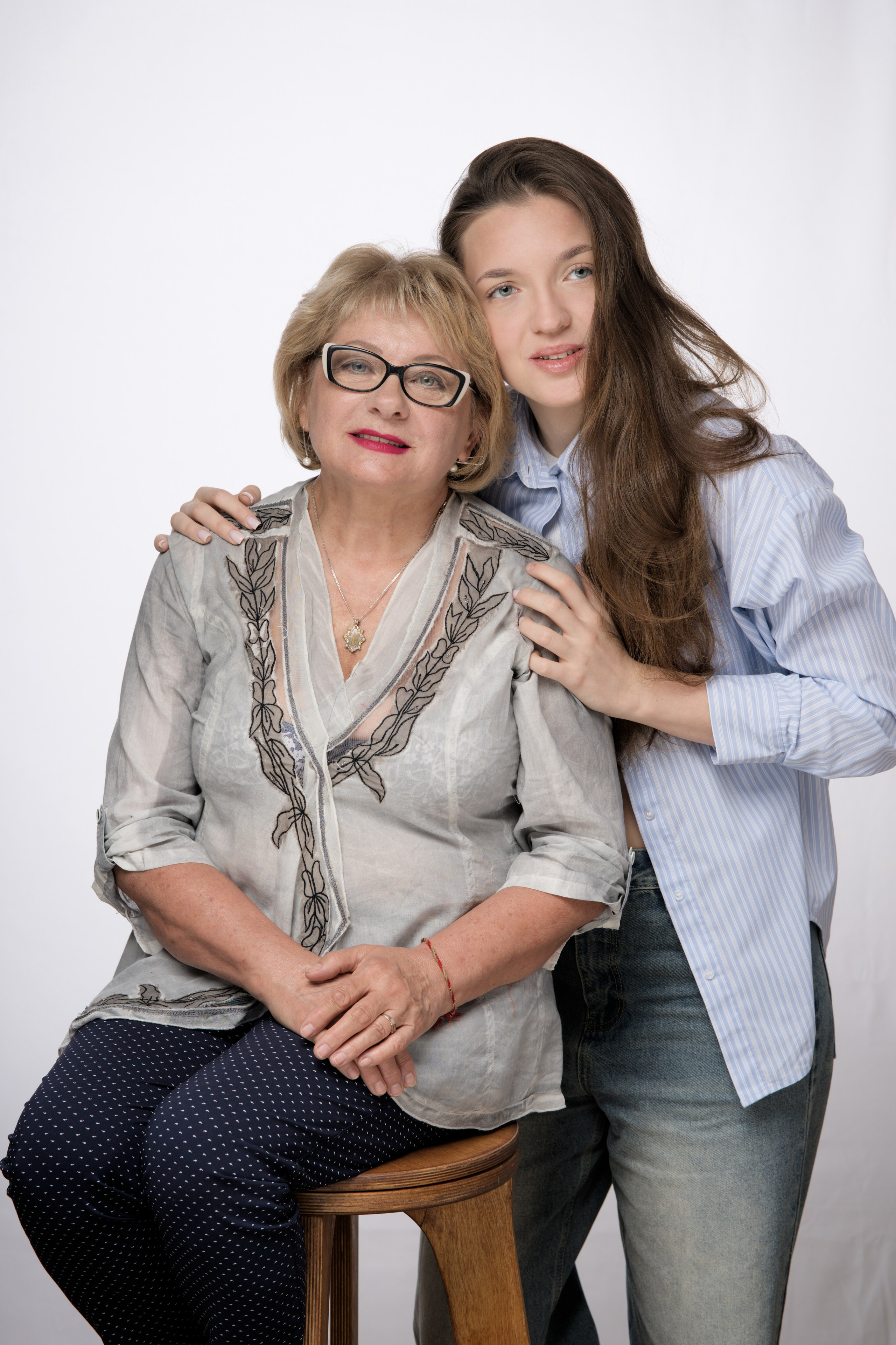 Арина с бабушкой. Портретный фотограф в Тюмени Баталина Ольга