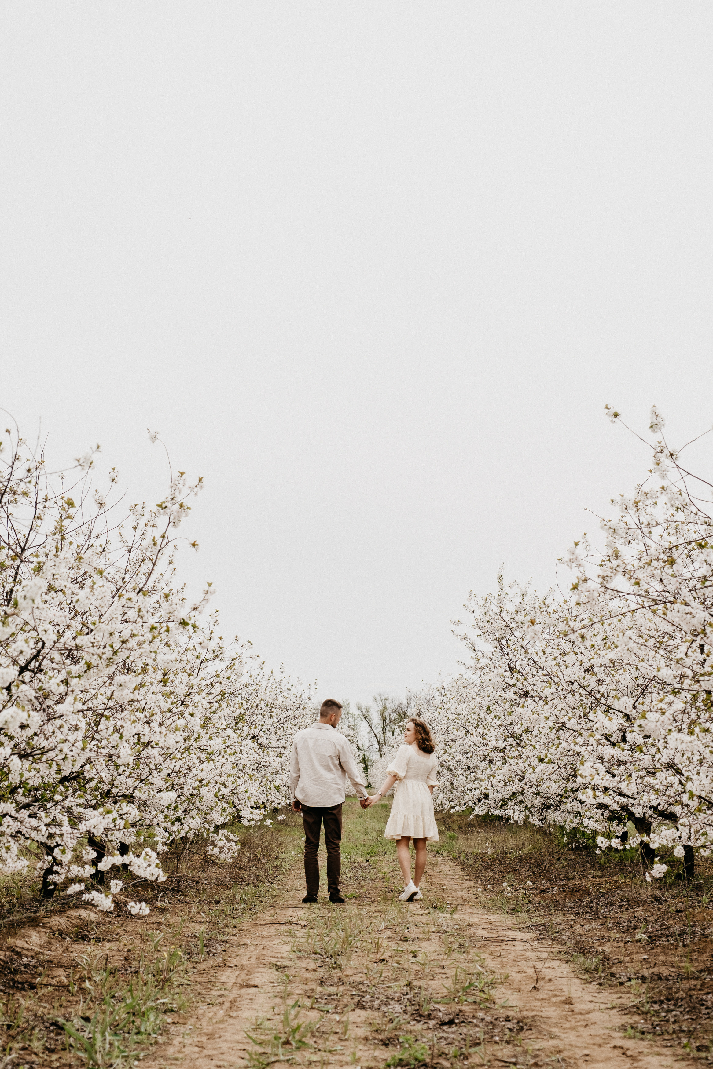 Фотосессия в цветущих садах Волгоград. Свадебный и семейный фотограф в Волгограде Кристина Иванова