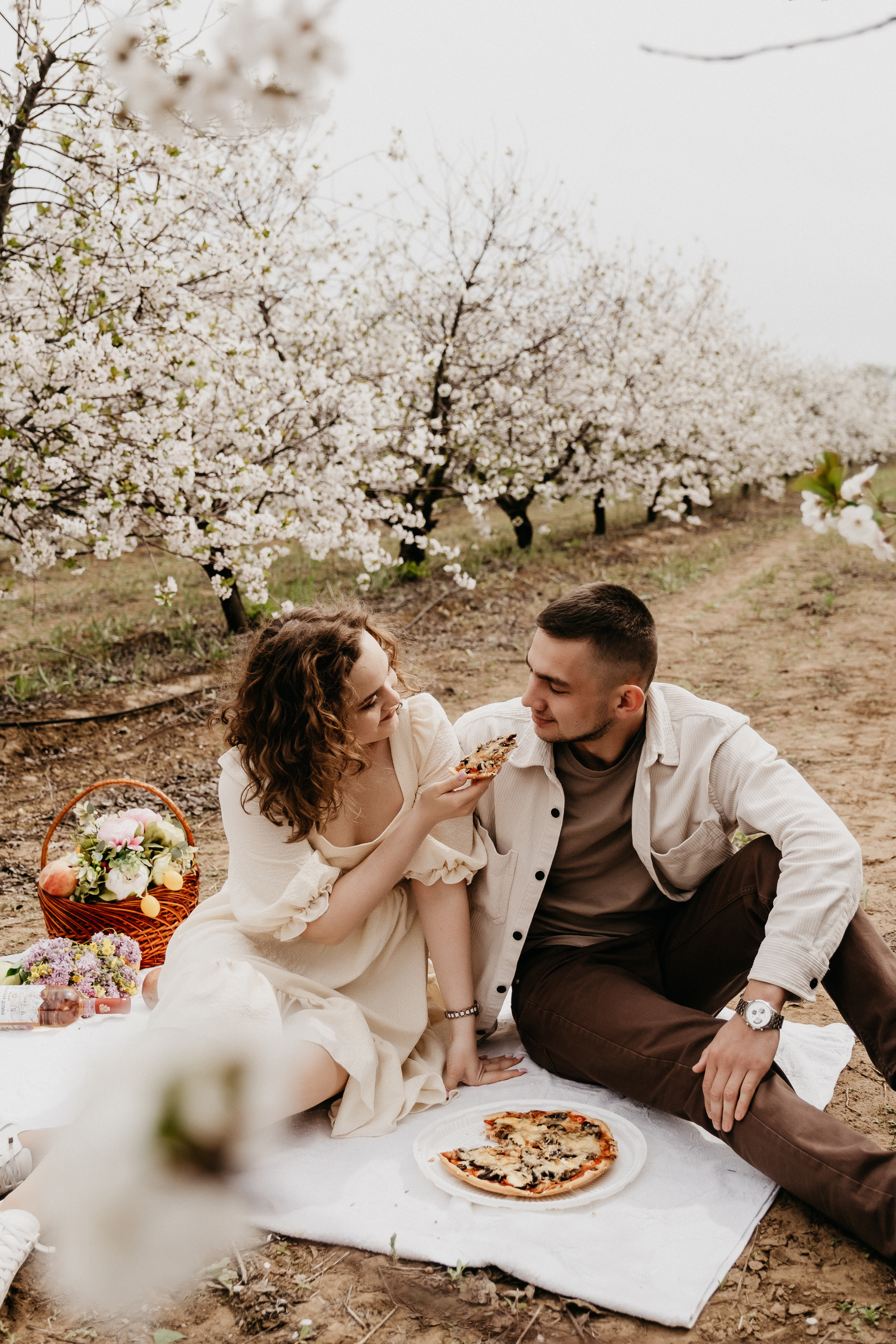 Фотосессия в цветущих садах Волгоград. Свадебный и семейный фотограф в Волгограде Кристина Иванова