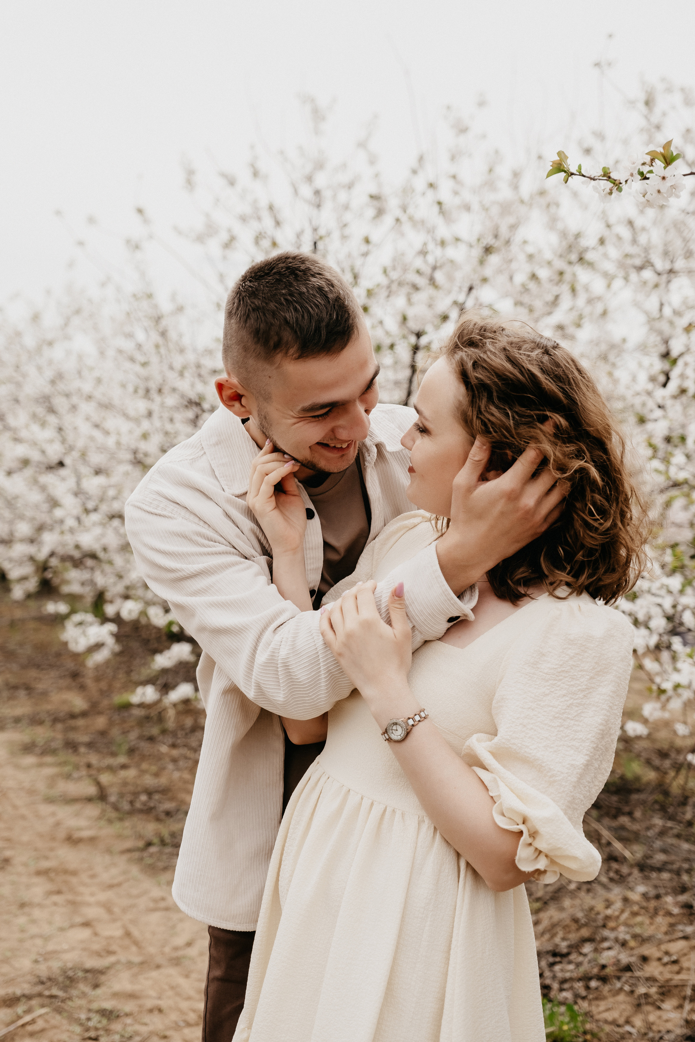 Фотосессия в цветущих садах Волгоград. Свадебный и семейный фотограф в Волгограде Кристина Иванова