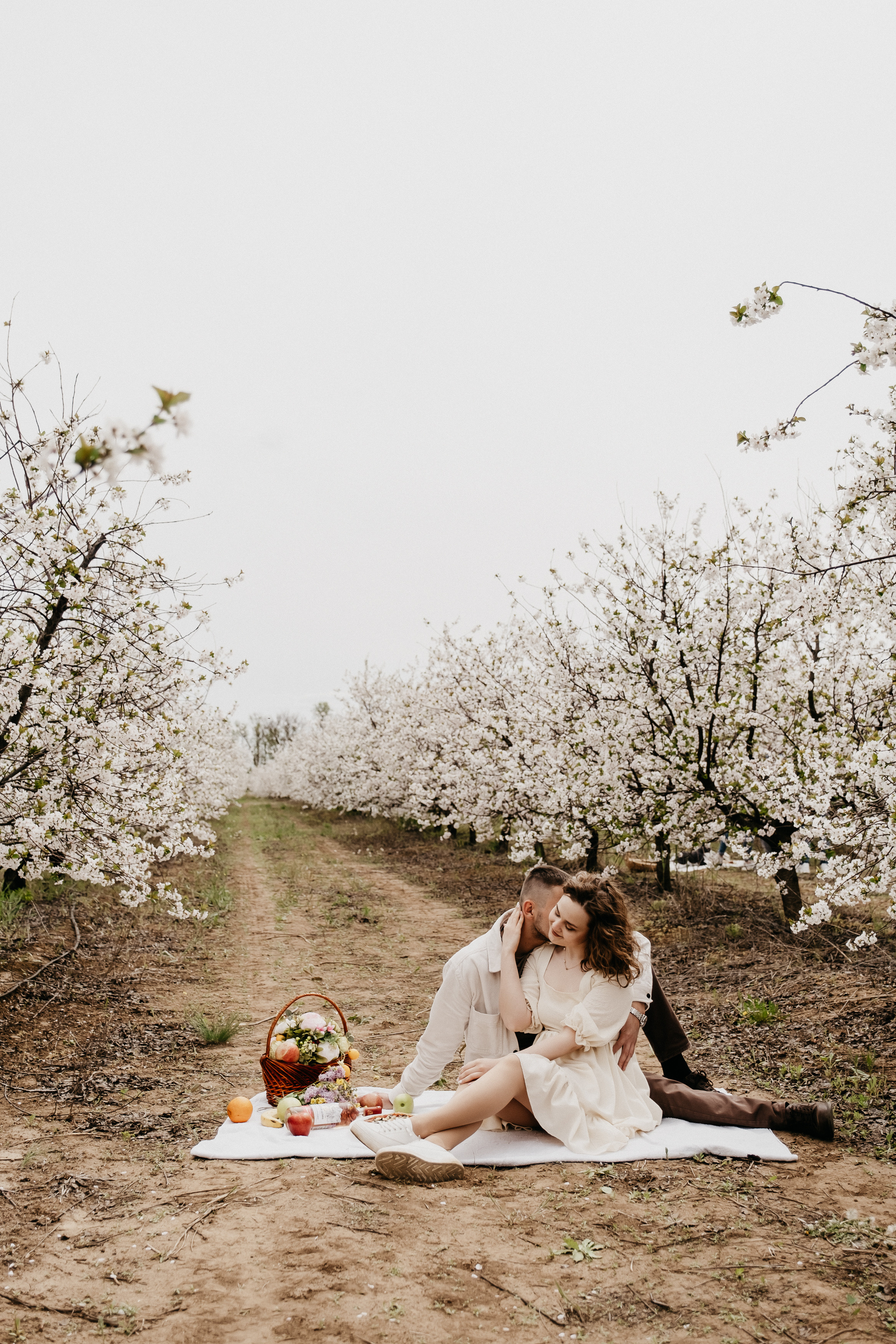 Фотосессия в цветущих садах Волгоград. Свадебный и семейный фотограф в Волгограде Кристина Иванова