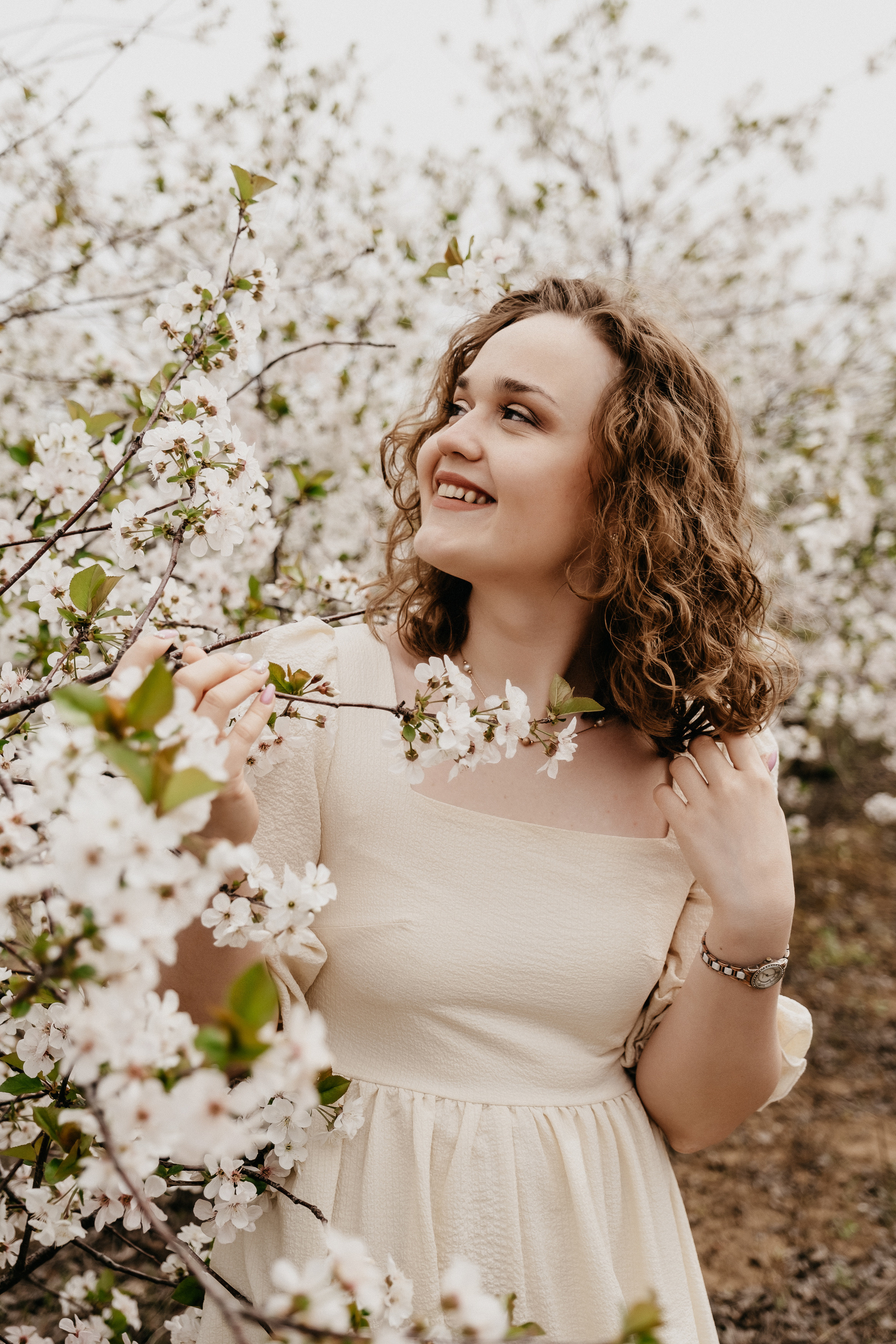 Фотосессия в цветущих садах Волгоград. Свадебный и семейный фотограф в Волгограде Кристина Иванова
