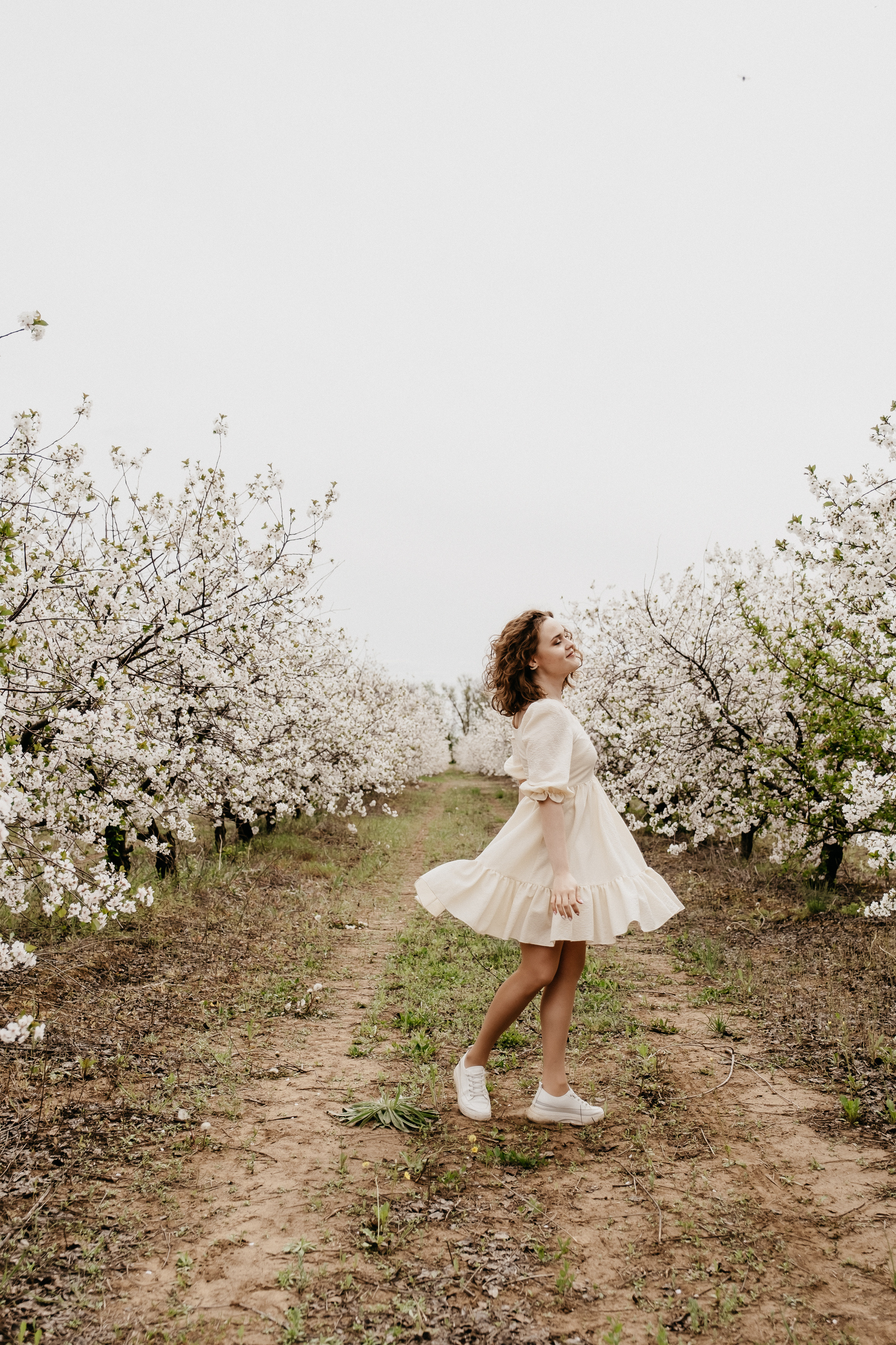 Фотосессия в цветущих садах Волгоград. Свадебный и семейный фотограф в Волгограде Кристина Иванова