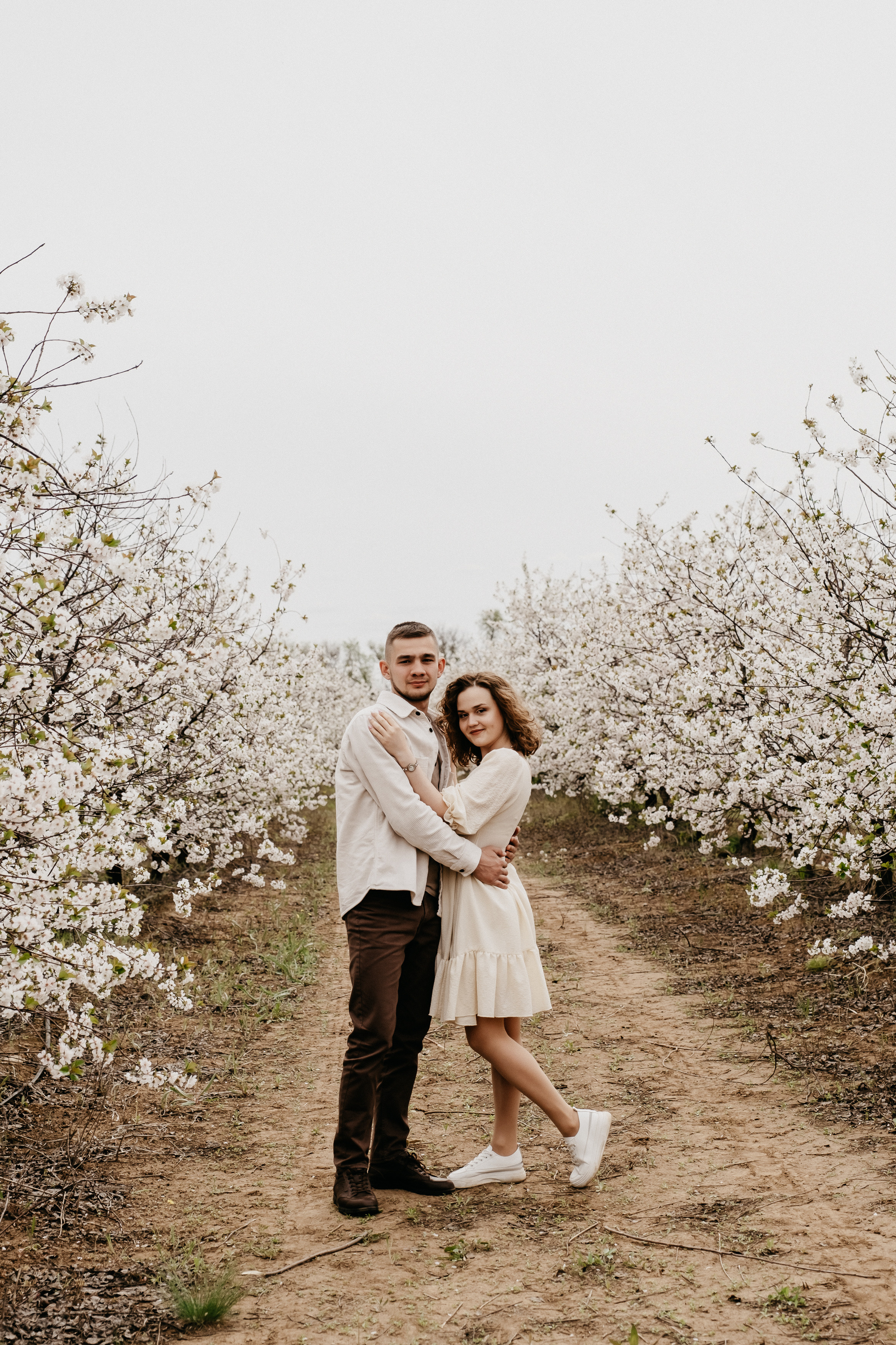 Фотосессия в цветущих садах Волгоград. Свадебный и семейный фотограф в Волгограде Кристина Иванова