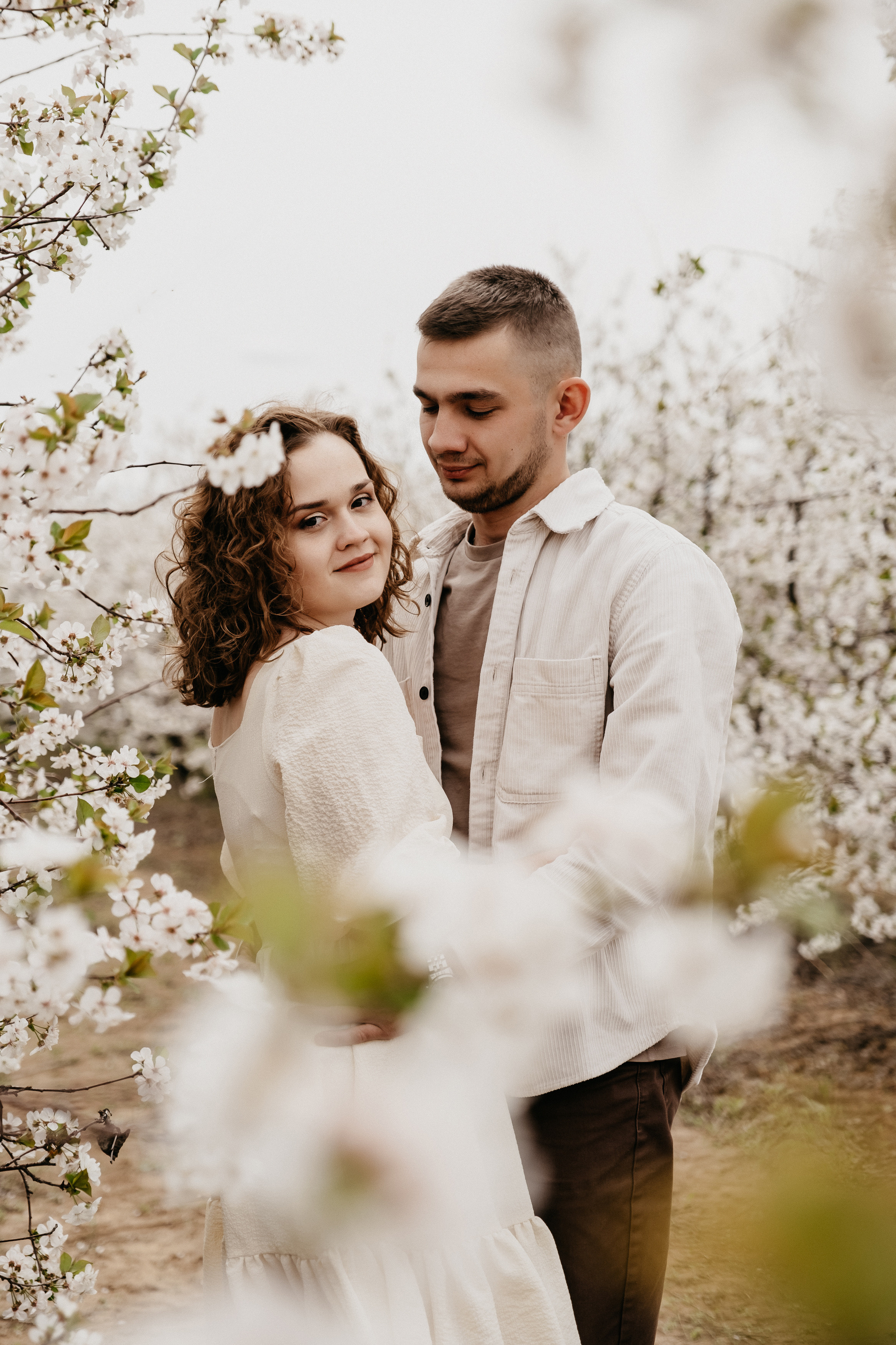 Фотосессия в цветущих садах Волгоград. Свадебный и семейный фотограф в Волгограде Кристина Иванова