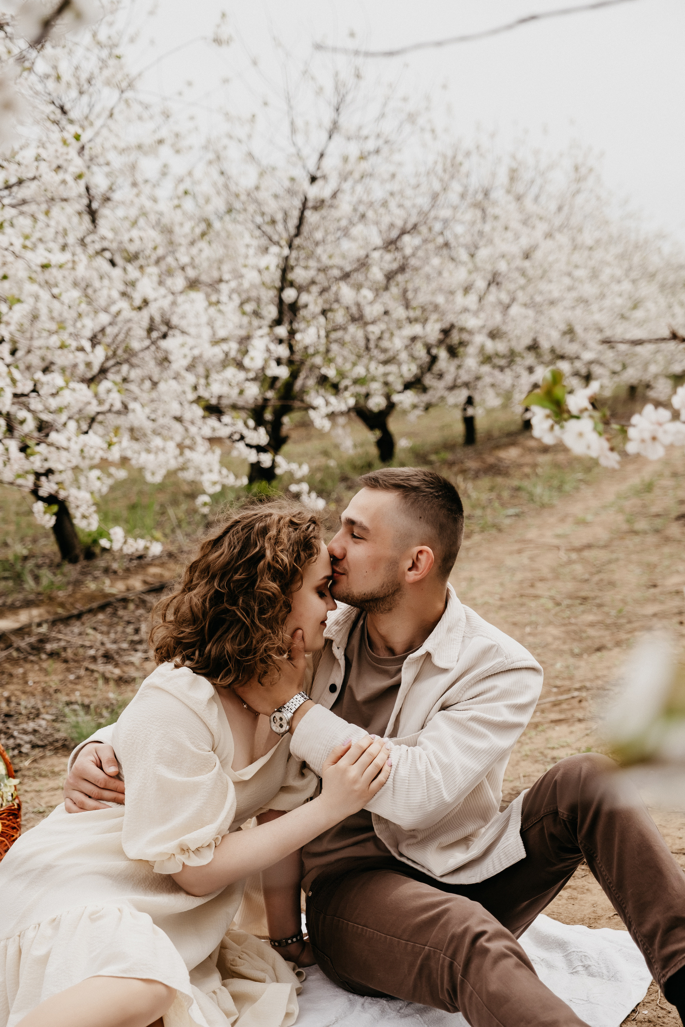Фотосессия в цветущих садах Волгоград. Свадебный и семейный фотограф в Волгограде Кристина Иванова