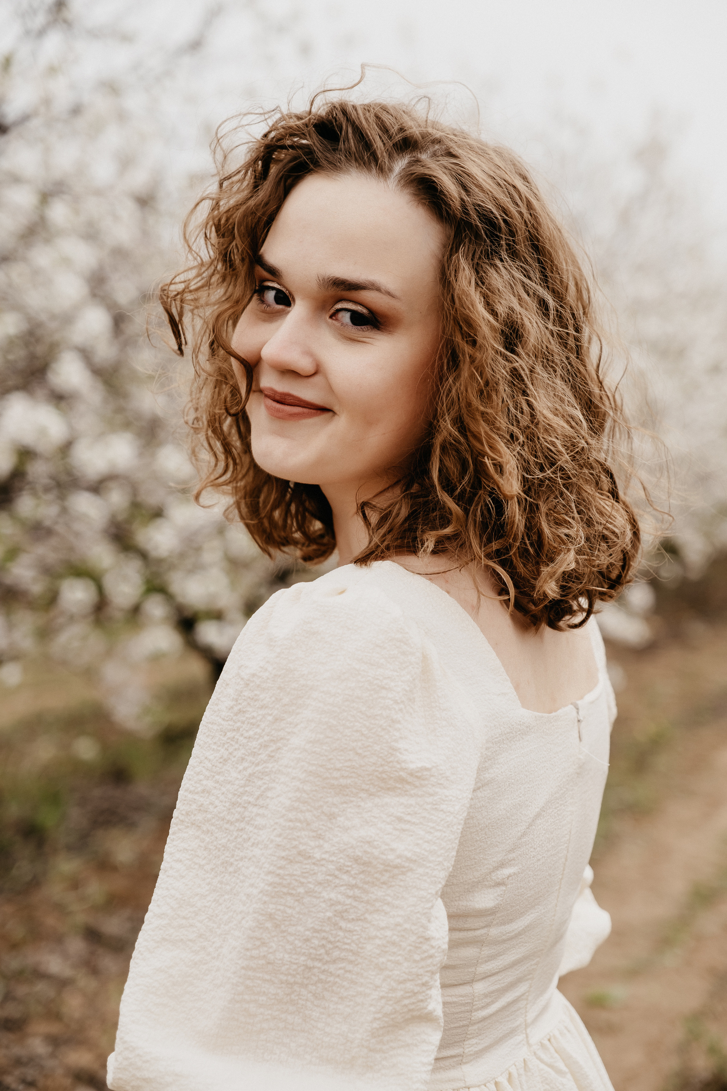 Фотосессия в цветущих садах Волгоград. Свадебный и семейный фотограф в Волгограде Кристина Иванова