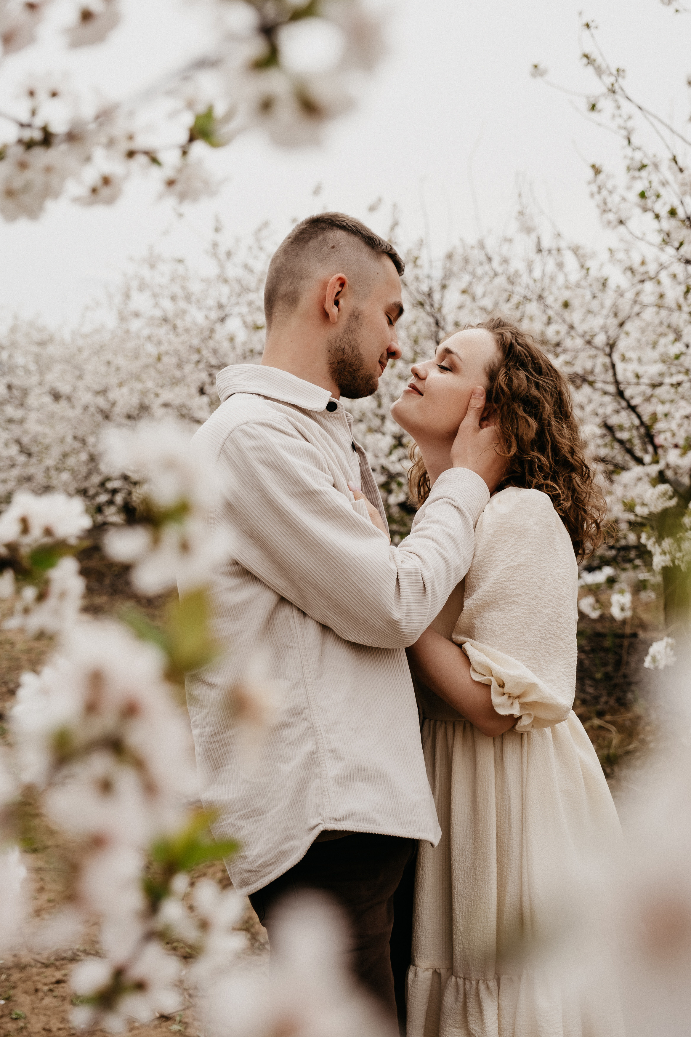 Фотосессия в цветущих садах Волгоград. Свадебный и семейный фотограф в Волгограде Кристина Иванова