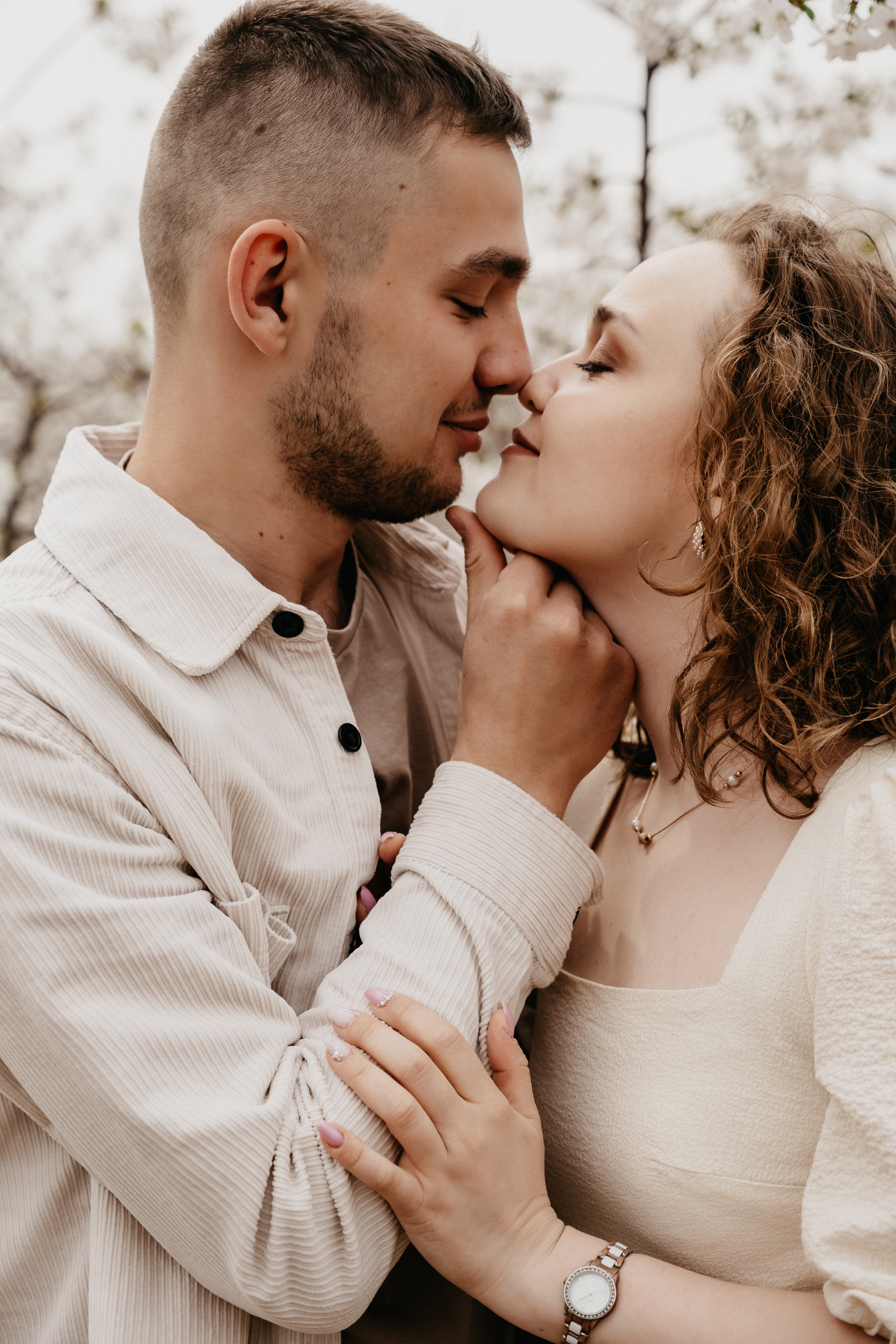 Фотосессия в цветущих садах Волгоград. Свадебный и семейный фотограф в Волгограде Кристина Иванова