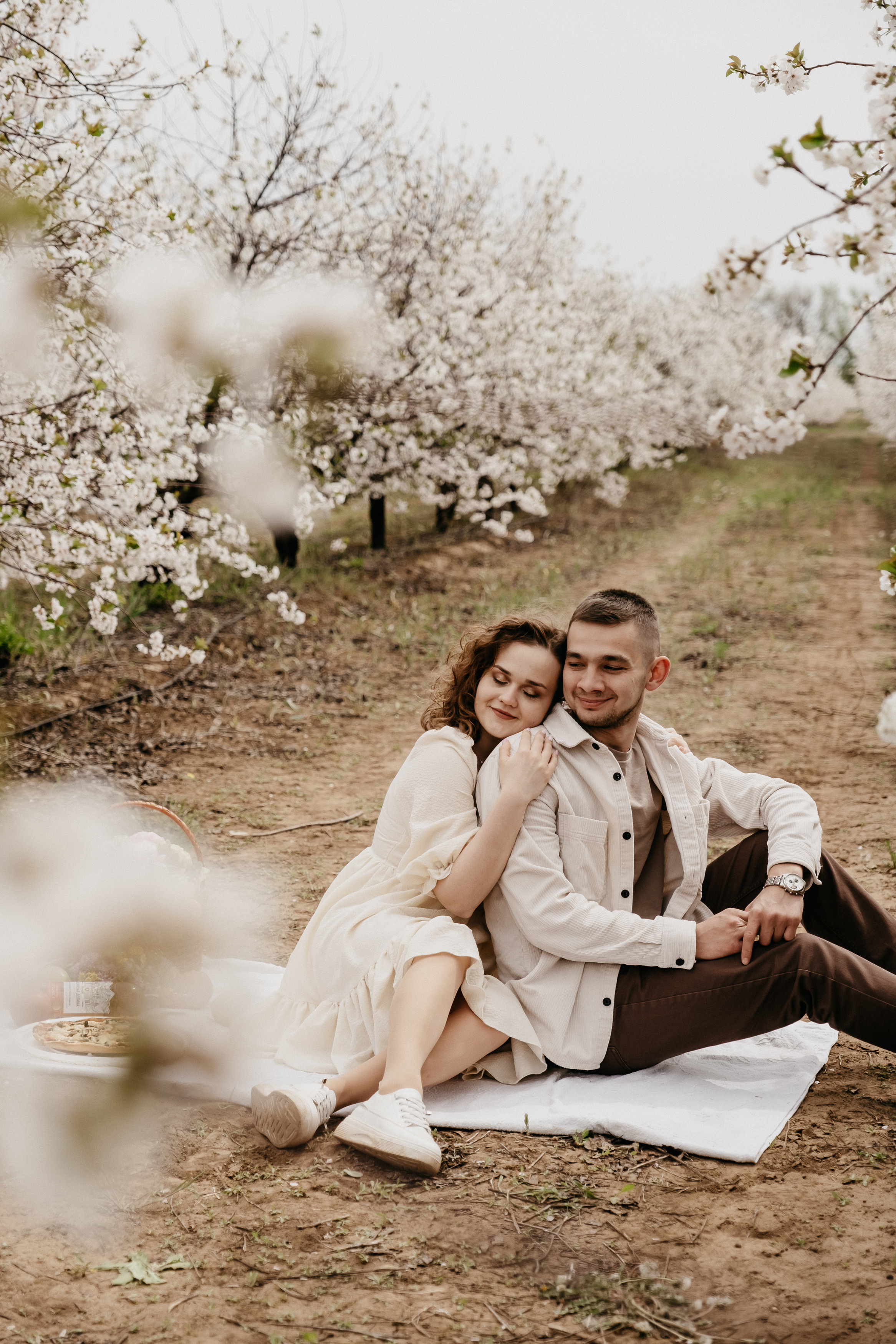 Фотосессия в цветущих садах Волгоград. Свадебный и семейный фотограф в Волгограде Кристина Иванова