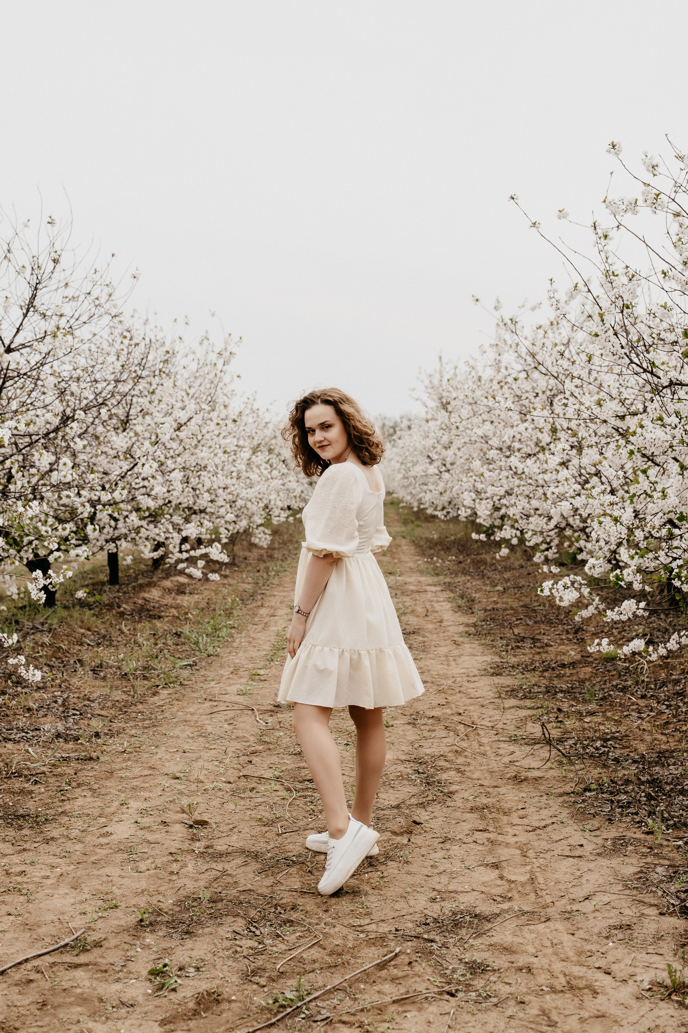 Фотосессия в цветущих садах Волгоград. Свадебный и семейный фотограф в Волгограде Кристина Иванова