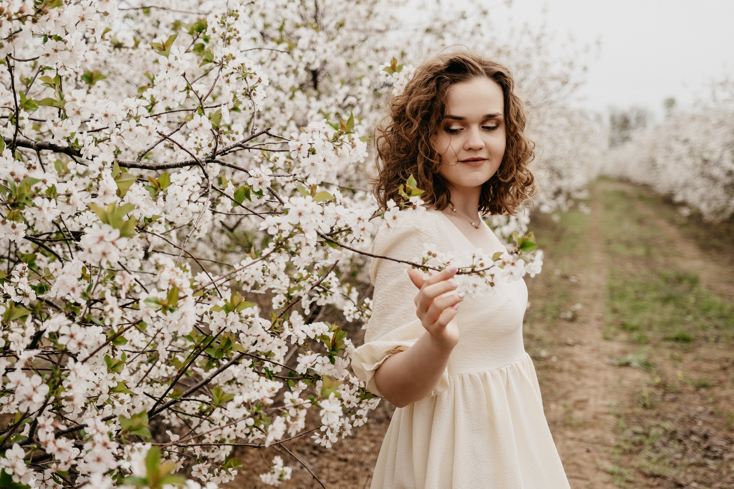 Фотосессия в цветущих садах Волгоград. Свадебный и семейный фотограф в Волгограде Кристина Иванова