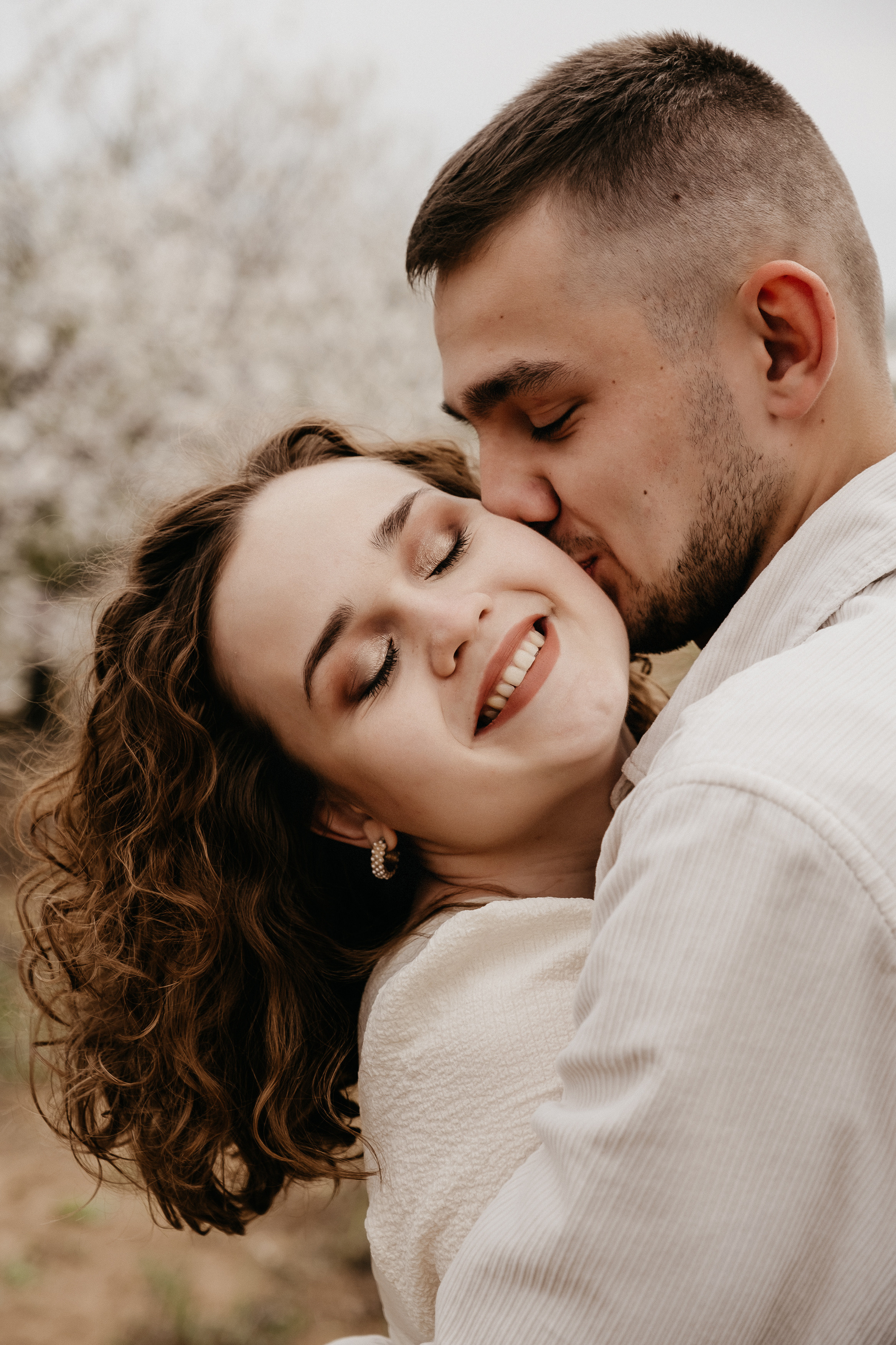 Фотосессия в цветущих садах Волгоград. Свадебный и семейный фотограф в Волгограде Кристина Иванова