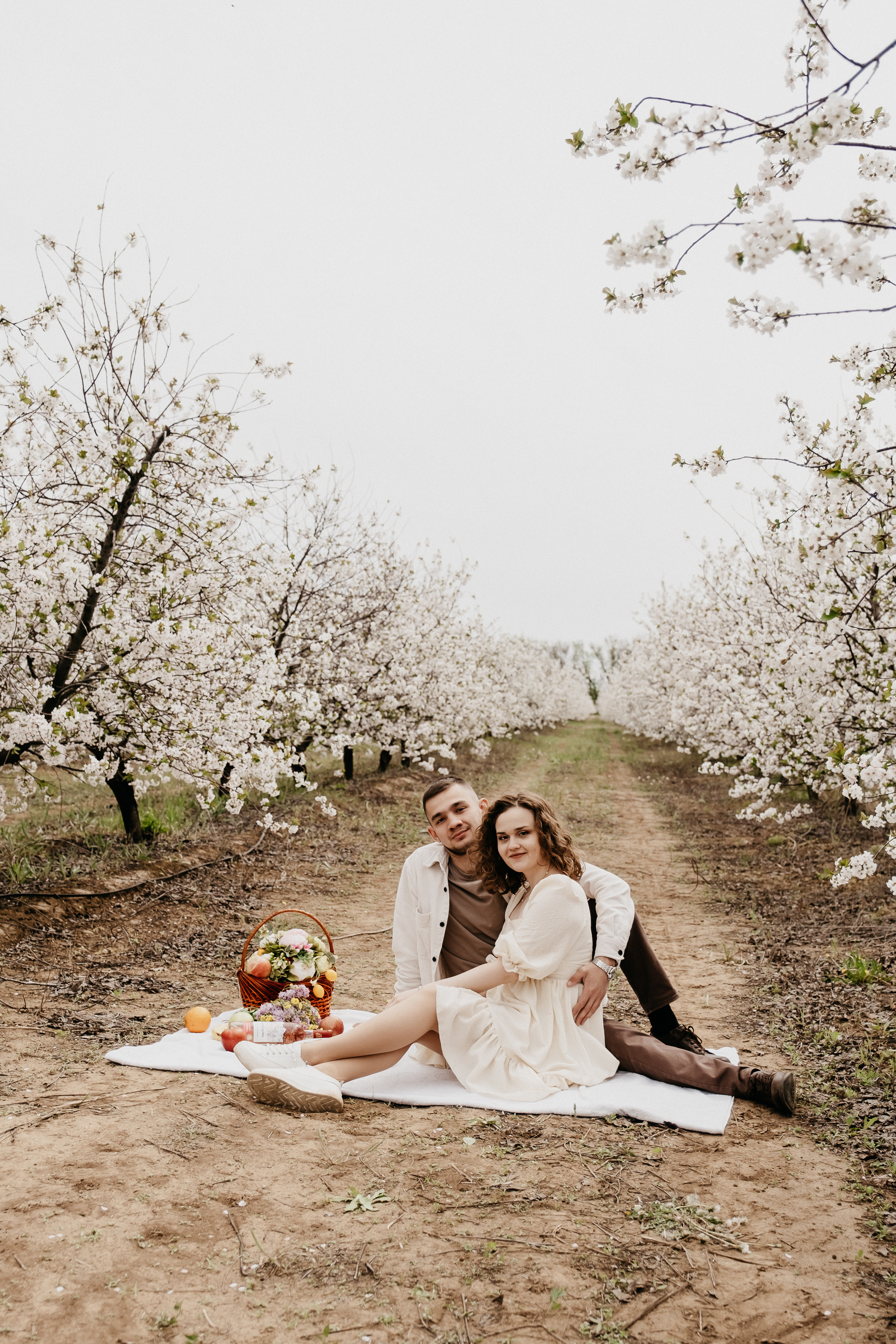 Фотосессия в цветущих садах Волгоград. Свадебный и семейный фотограф в Волгограде Кристина Иванова