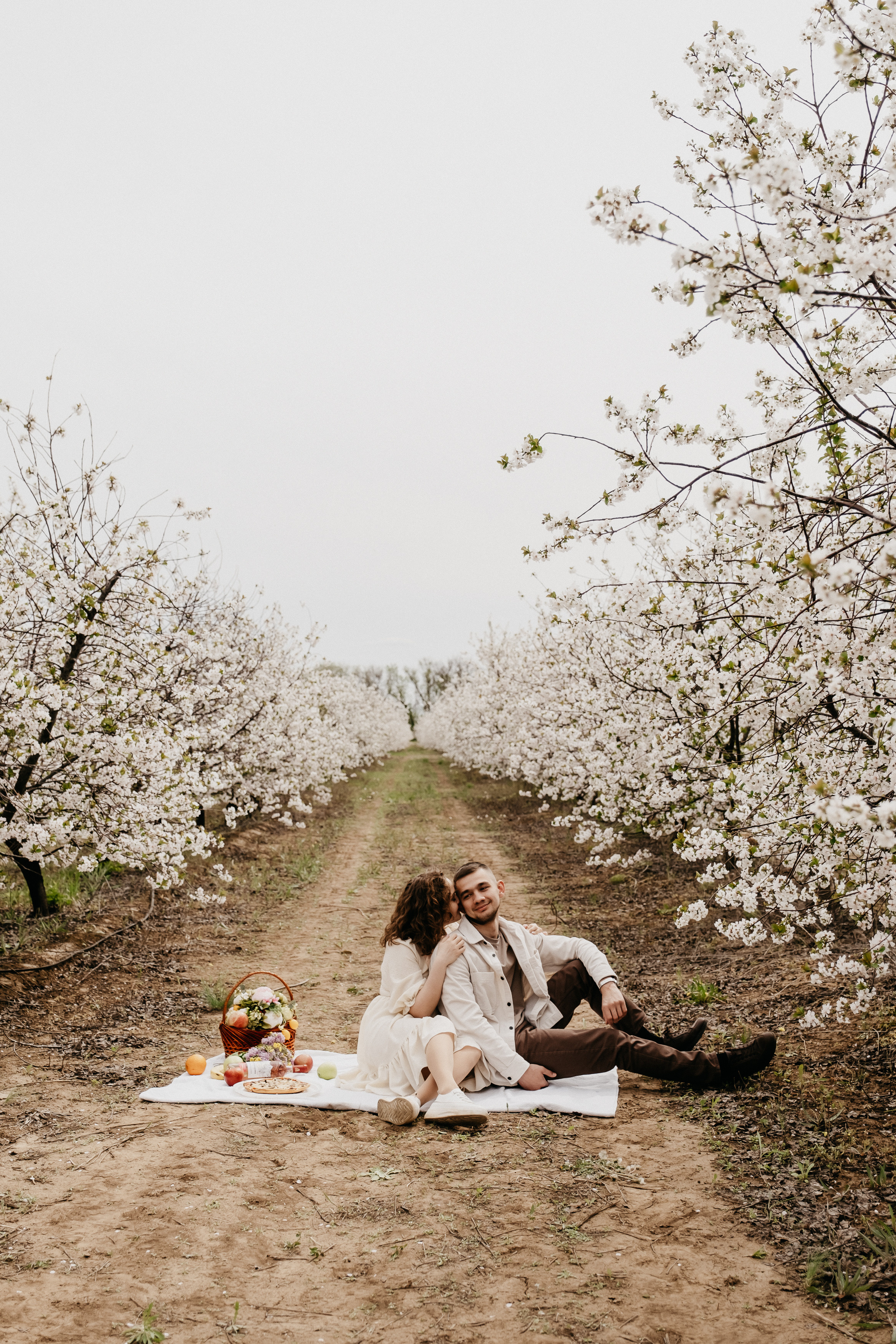 Фотосессия в цветущих садах Волгоград. Свадебный и семейный фотограф в Волгограде Кристина Иванова