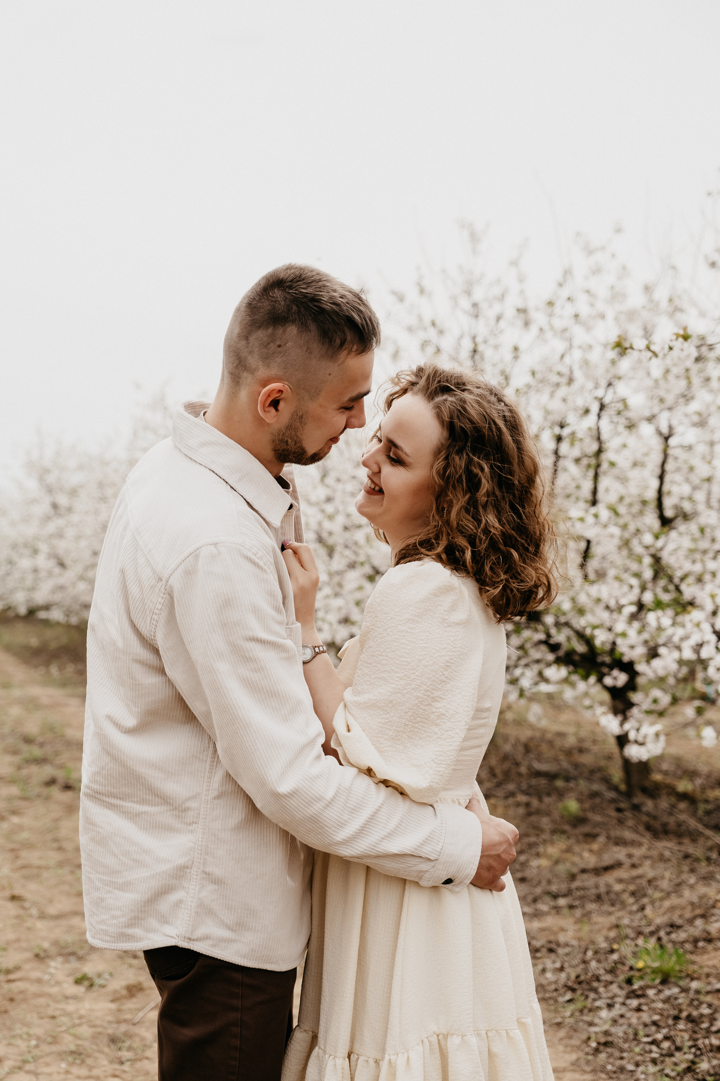 Фотосессия в цветущих садах Волгоград. Свадебный и семейный фотограф в Волгограде Кристина Иванова