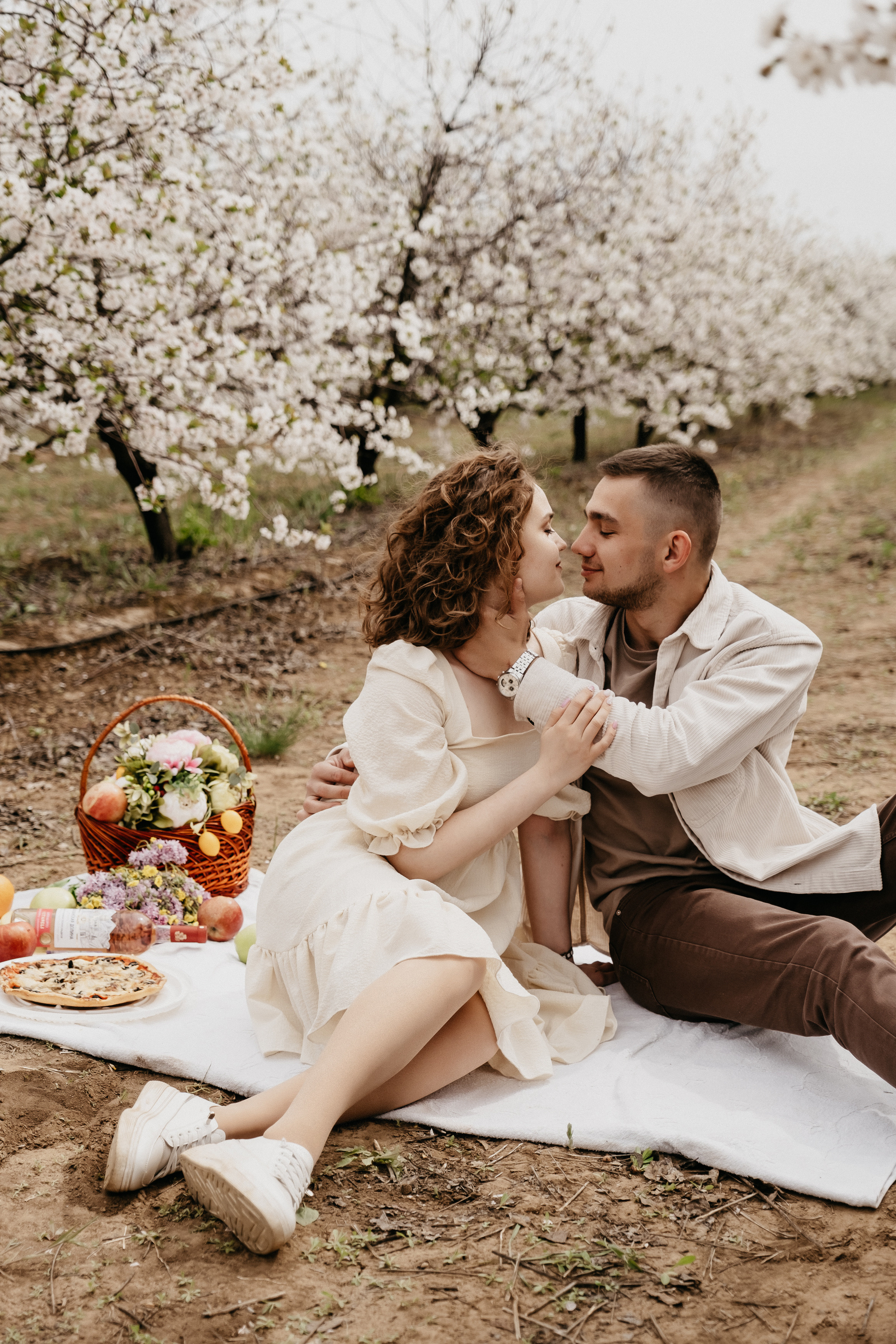 Фотосессия в цветущих садах Волгоград. Свадебный и семейный фотограф в Волгограде Кристина Иванова