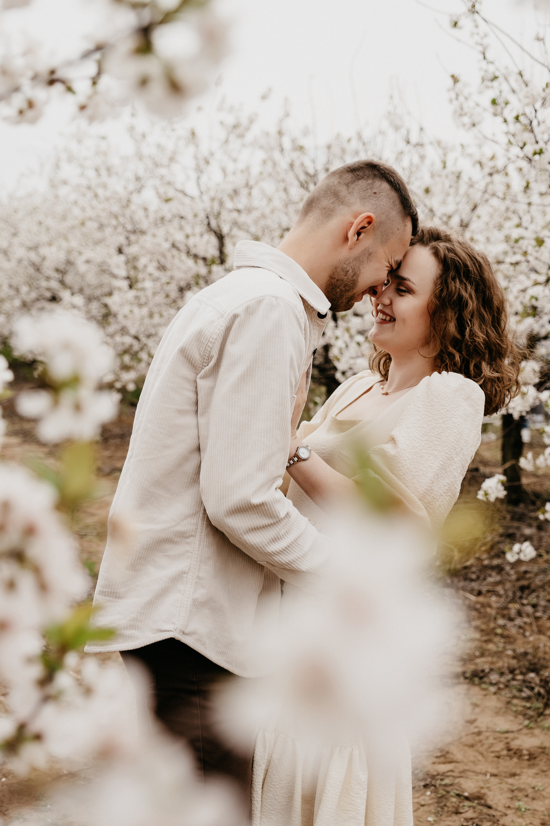 Фотосессия в цветущих садах Волгоград. Свадебный и семейный фотограф в Волгограде Кристина Иванова