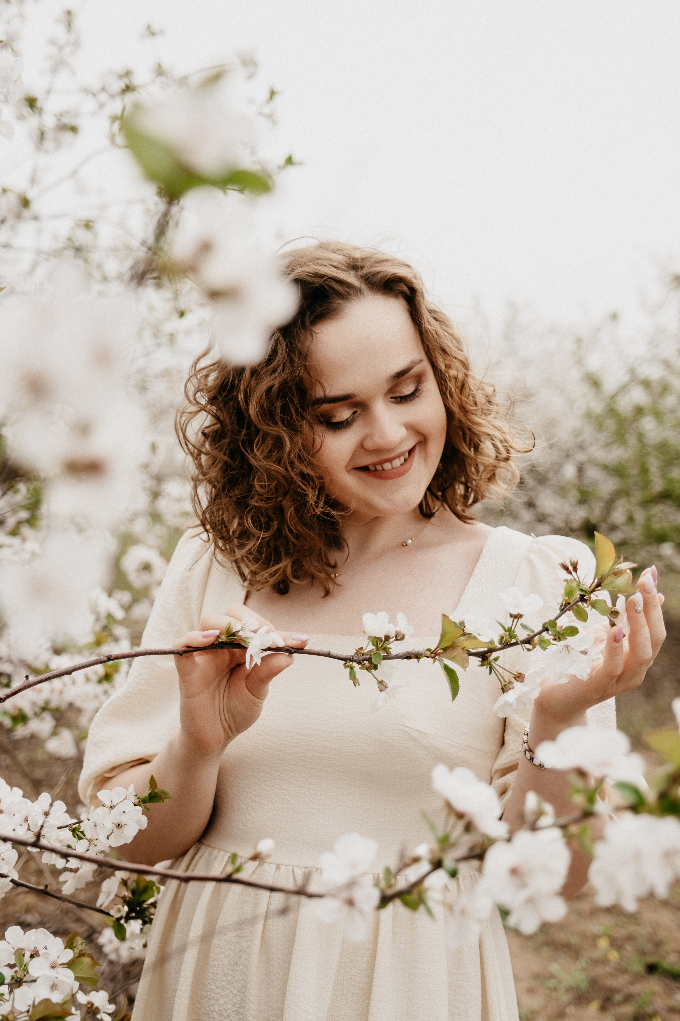 Фотосессия в цветущих садах Волгоград. Свадебный и семейный фотограф в Волгограде Кристина Иванова