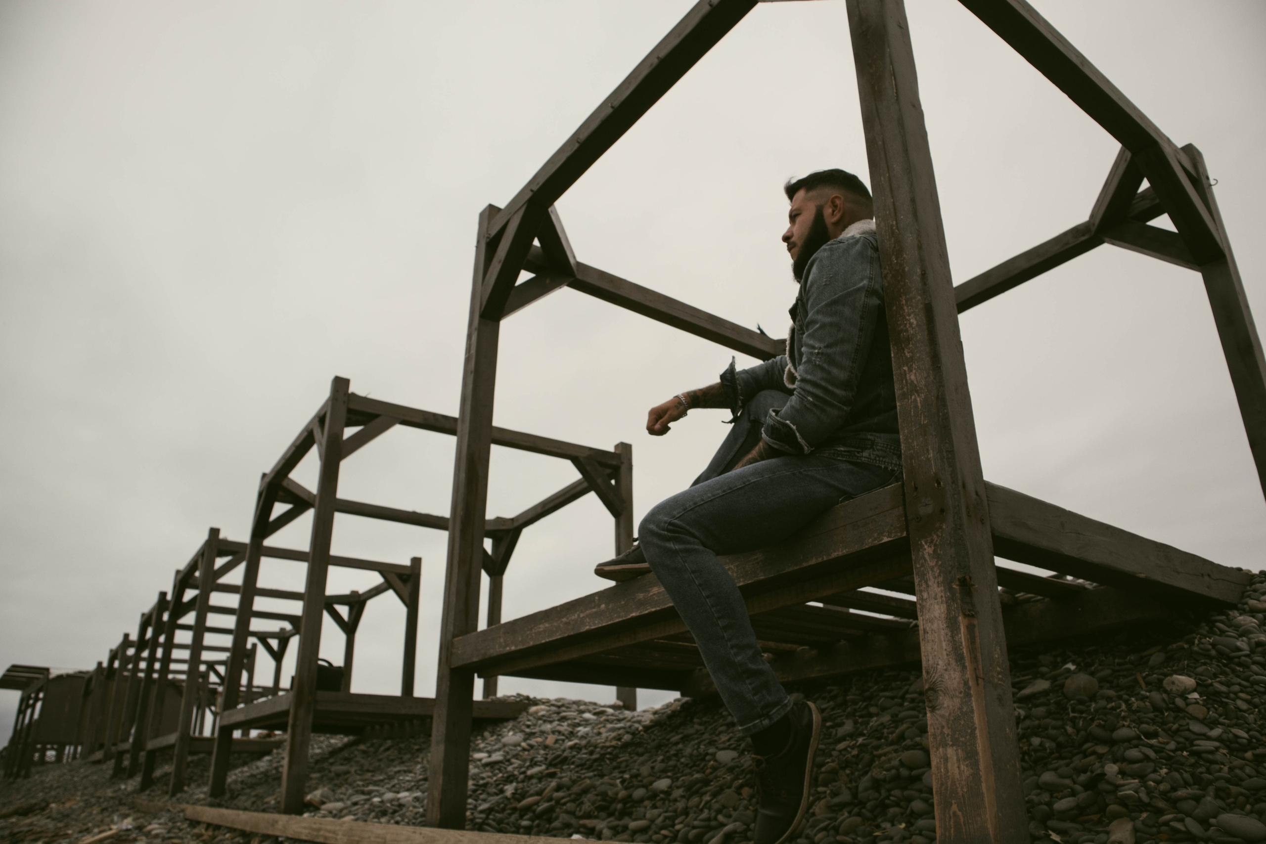 О. Уличный фотограф Города N